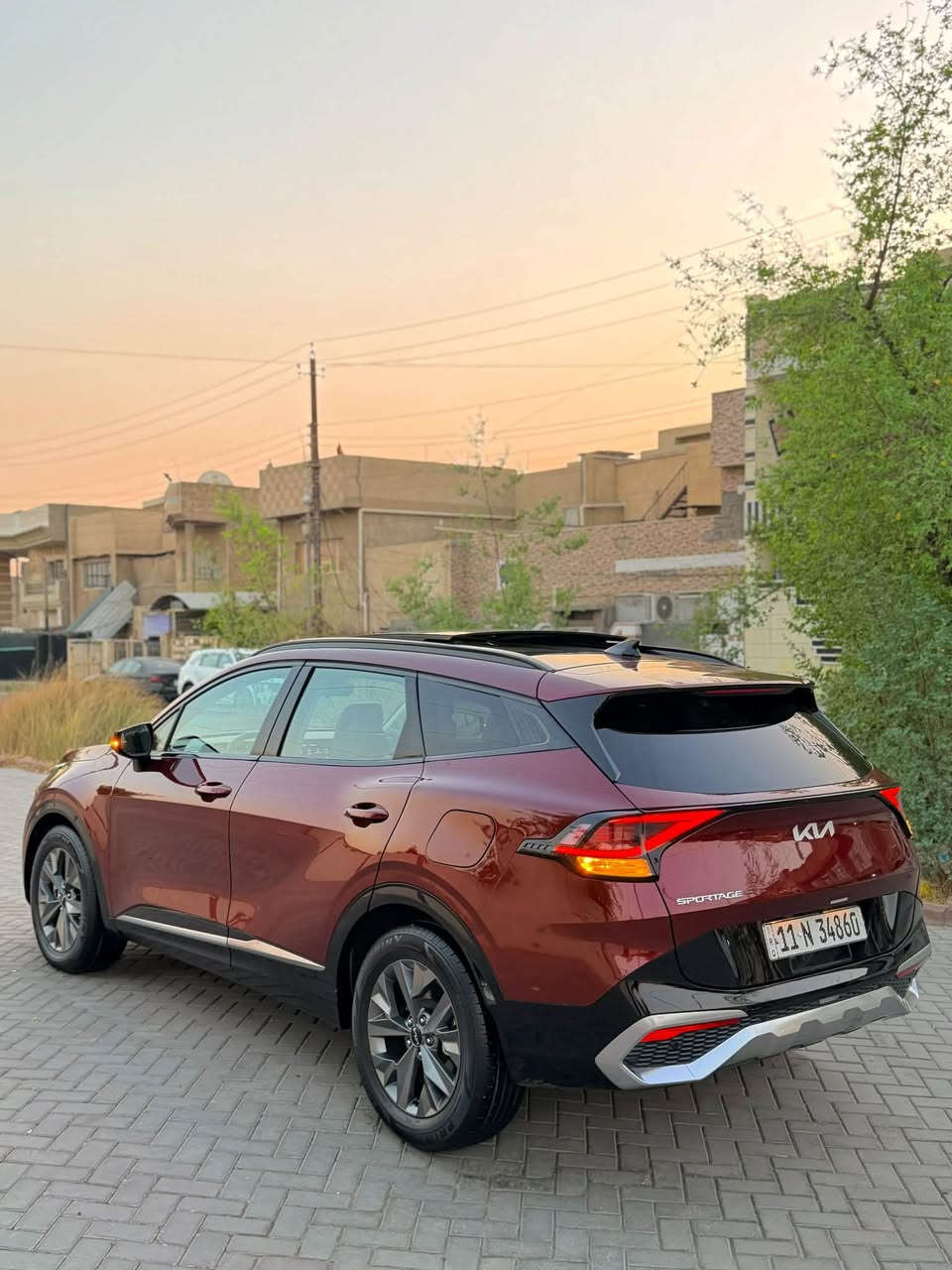 كيآ سبورتج 2023 برستيج SX لون كرزي 🍒 ماشيه قليل 
الفئه العاليه ✔️
جديده بمعنى الكلآم وارد امريكي 
بدون صبغ بيها طعجه باب خلفي ومبدل اصلي ✔️
جميع الارباكات سليمه ✔️
 (بدون أرباك) ✅
رقم بغداد تحويل ثاني يوم 
الموآصفآت :
بصمه ، تشغيل ، أبوآب ، صندوق ،
بآنورامآ ، طكتين ، تشغيل عن بعد 
جنطه كهرباء بصمه ،
دوسآت بلاديه من أمريكآ 
كشنآت خزن ميموري ، دوآخل صاج فايبر
سستم صوت سماعات 🔊 هآرمن كآردن ،
فول كشنآت VIP بقلاوه جلد كهرباء USB تتفئه كشنآت ، 
خزن ميموري الكشنات ,
شآشه دچتل سينمآئي متصل دشبول كامل ، أنآره داخليه متغيره الألوآن ، دوسآت ملون
بچم العريض X , هاند بريك بصمه ، مانع انزلآق
دكمه أوتو هولد ، اوتو ستوب ، درآيڤ مود ، دكمه حساسات ، دكمه الكامرآت , دكمه فورويل المرغوب ، قطعتين تبريد منفصل ، 
تبريد بيآنو لمس وفول تحكم بيانو شاشه 
دكمه مانع أنحدآر ، شحن لآسلكي للفون📱
رآدار أمامي ، رآدار جانبي ، رآدار خلفي ،
تحديد مسآر ، سيآقه ذآتيه ، خطوط الشارع 
توقف ذآتي أمامي ، توقف خلفي ذآتي ، 
ويل كب گروم 🛞 ، 4 عدسآت زنون عالي ناصي
حسآسات خلفيه ، كامره أماميه ، كامره خلفيه ، 
بك لايتآت لدات ، اشارات مري ، نظام ترحيب يدات
محرك 2500 الموغوب ،
فول تحكم ستيرن دعآيه ، 
أنآره دآخليه لمس ثلجيه ،
فول نيكلات ،
السعر 202 
مكآن السياره بغداد الكرخ 
للأستفسآر***********
