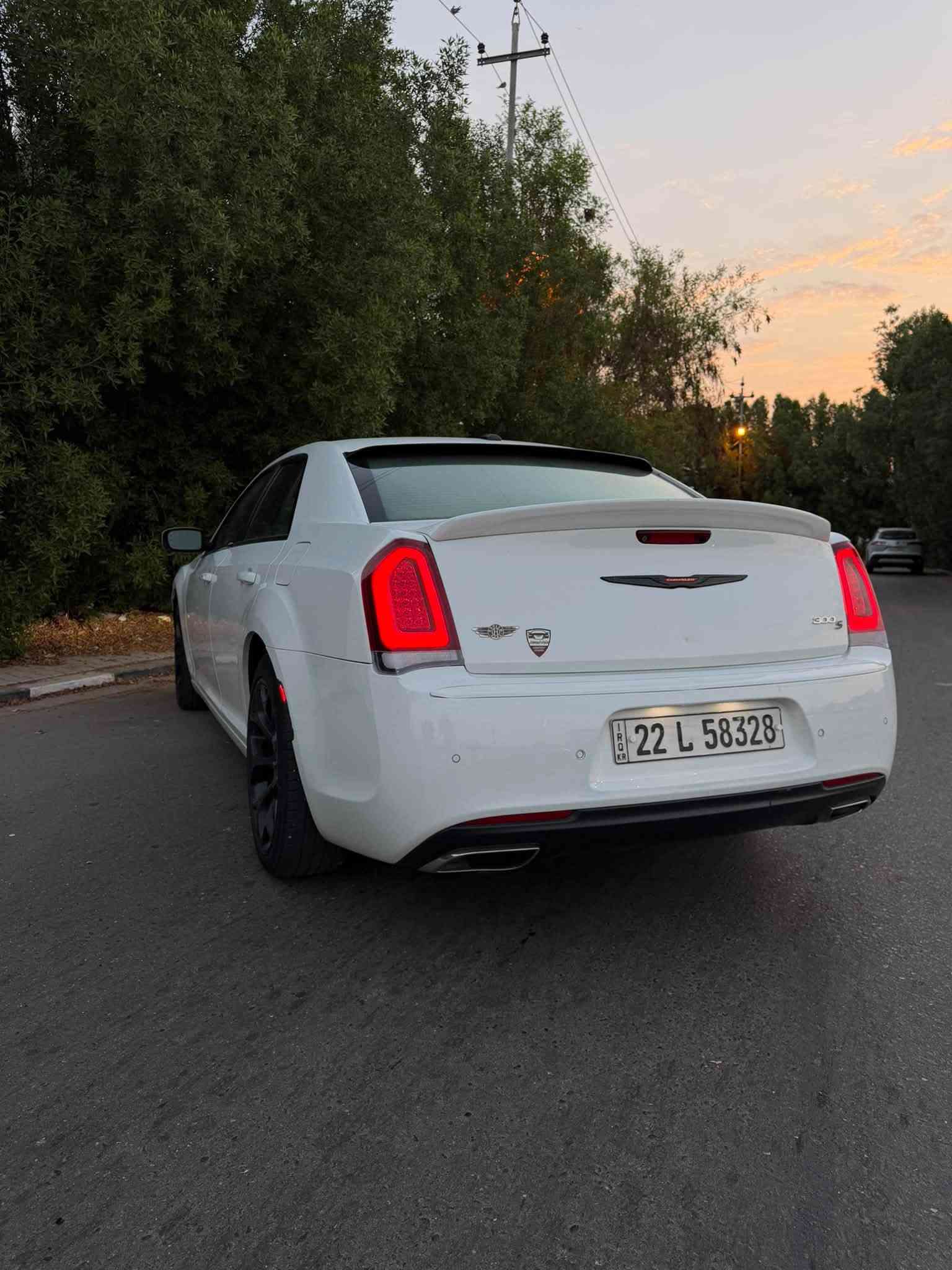 كرايسلر 300S (أوباما) 2020 للبيع
الموديل: 2020
الفئة: 300S
الوكيل: هارلم
الممشى: 148000 كيلو متر
الموقع: النجف
الرقم : اربيل 
مكفوله كفاله عامه 
حاله السياره جيده جدا
السيارة 
محرك وجير وإيرباك بشرط، غير مفتوحة
لا تحتاج أي مصروف السياره جاهزه من كلشي
المواصفات
فل مواصفات (وكالة هارلم)
مقاعد جلد
تشغيل ودخول ذكي (بصمة)
شاشة معلومات وترفيه
كاميرا خلفية
حساسات
مثبت سرعة
أوضاع قيادة
بنوراما سقف
نظام صوت مميز
مواصفات أخرى حسب فئة الوكالة
رقم الهاتف ***********

السعر 290$وبيه مجال
