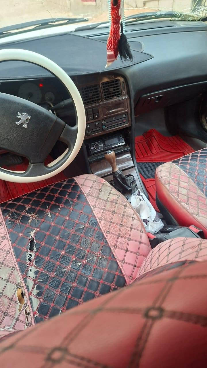 سلام عليكم 
سيارة بيجو بارص للبيع مديل 2015 مكينه كير جدد تبريد 🥶 حلوه مصفره هيئه وقرامه كبل  تحويل تخم تاير جدد داخل جلد نضيف حداديه حلوه   خياسات مابيها لكاط خفيف. كبل لشارع ماعوزها شي. سيارة بل حقيقه احلى من الصورة  سعر 30وبيها مجال بصيط، رقم تلفون. ***********
