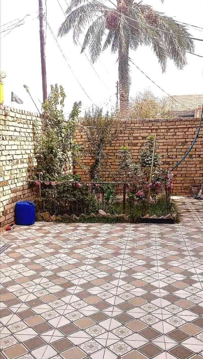 🔸بيت طابو صرف للبيع مساحته 310م الموقع حي العسكري قرب مدرسة لاستبصار لابتدائيه 
🔸البيت بناء حديث عددغرف النوم 3+صاله +ستقبال +مطبخ حار +مطبخ بارد +ممر حول البيت +صحيات داخليه +صحيات خارجيه 
🔸كافه. الخدمات متوفره ماء مجاري كهرباء 
🔸للاستفسار لاتصال على الرقم ***********
