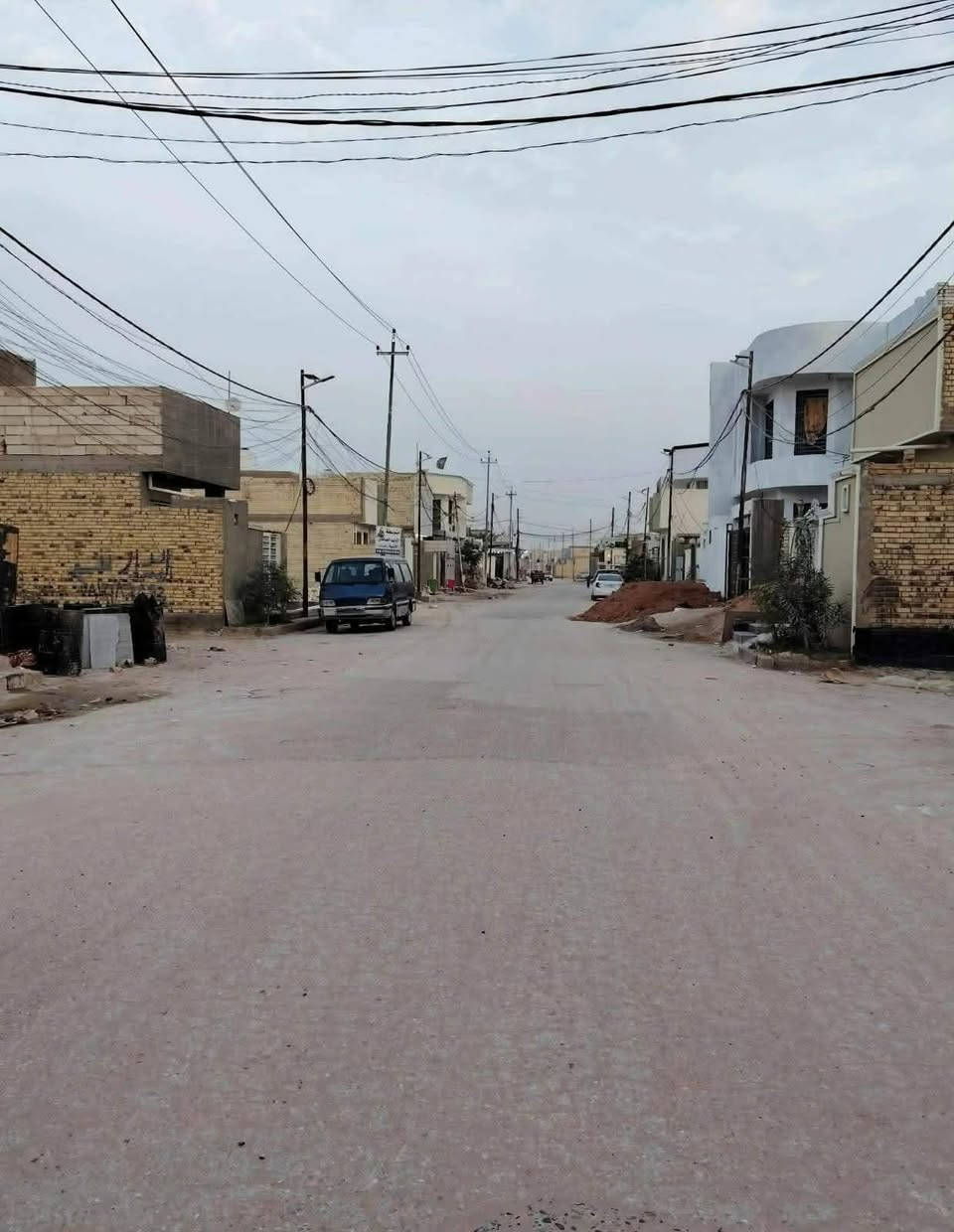🏡دار للبيع🏡مكتب النجف عمود 282
المساحة:200 متر مربع
عدد الطوابق:طابقين
نوع السند:#طابو_زراعي_سند_٢٥_أقرار

تفاصيل الطابق الأول:
غرفتين
صالة
مطبخ 
صحيات عدد 2
استقبال
كراج كبير/مكشوفه 2

تفاصيل الطابق الثاني:
غرفتين + سويتات (كل غرفة بحمام)
صالة
سطح
مطبخ شتايكر

الميزات:
ماء
كهرباء
قريب من: سوق/مدارس/تبليط #عرض_20

الموقع:🏡 (#توجد_جميع_المساحات)
نجف/شارع الصب عمود 282
شارع جسر الشهداء
 #ملاحضه_يبعد_عن_الجسر90متر
