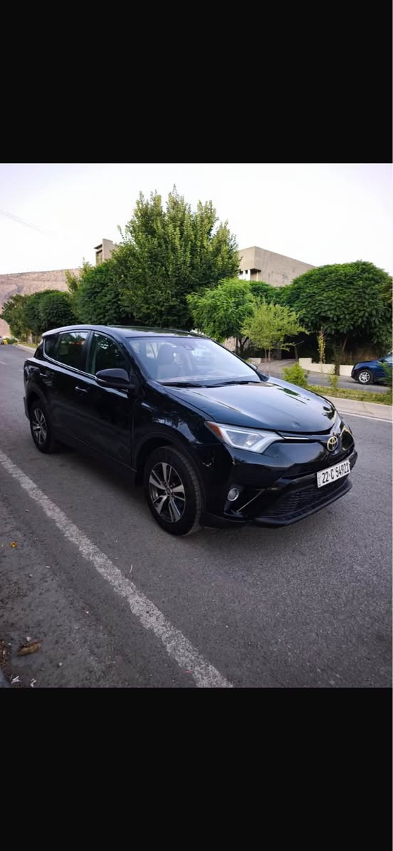 Rav4  2018   XLE
سەیارەکە زۆر خاوینە  و سلایت و دەبل اکسلە گێر ومەکینە و تەبرید بە شەرت ٧ وەرەقە غرامەی لەسەرە دوای معامەلە دەیگەرینمەوە سه نه وي تا ٢٠٢٩سەیارەکە  بەناوی خۆمە بەناو کردن بەشەرت دینار مەسرەفی تیدا نیە سەیارەکە مالی دؤسته سعري سعري١٥٥  كه مي مجال / *********** سوران, أربيل
