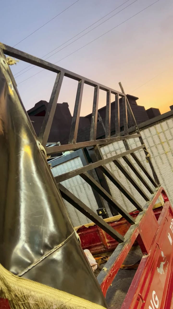 للبيع لا بيكسر لا بي فقط كل شيء ما بيه كسر فطر مرجوع كانج قوي ومضبوط ومو ثقيل سعره 1000 وبي مجال للطيبين 
***********
