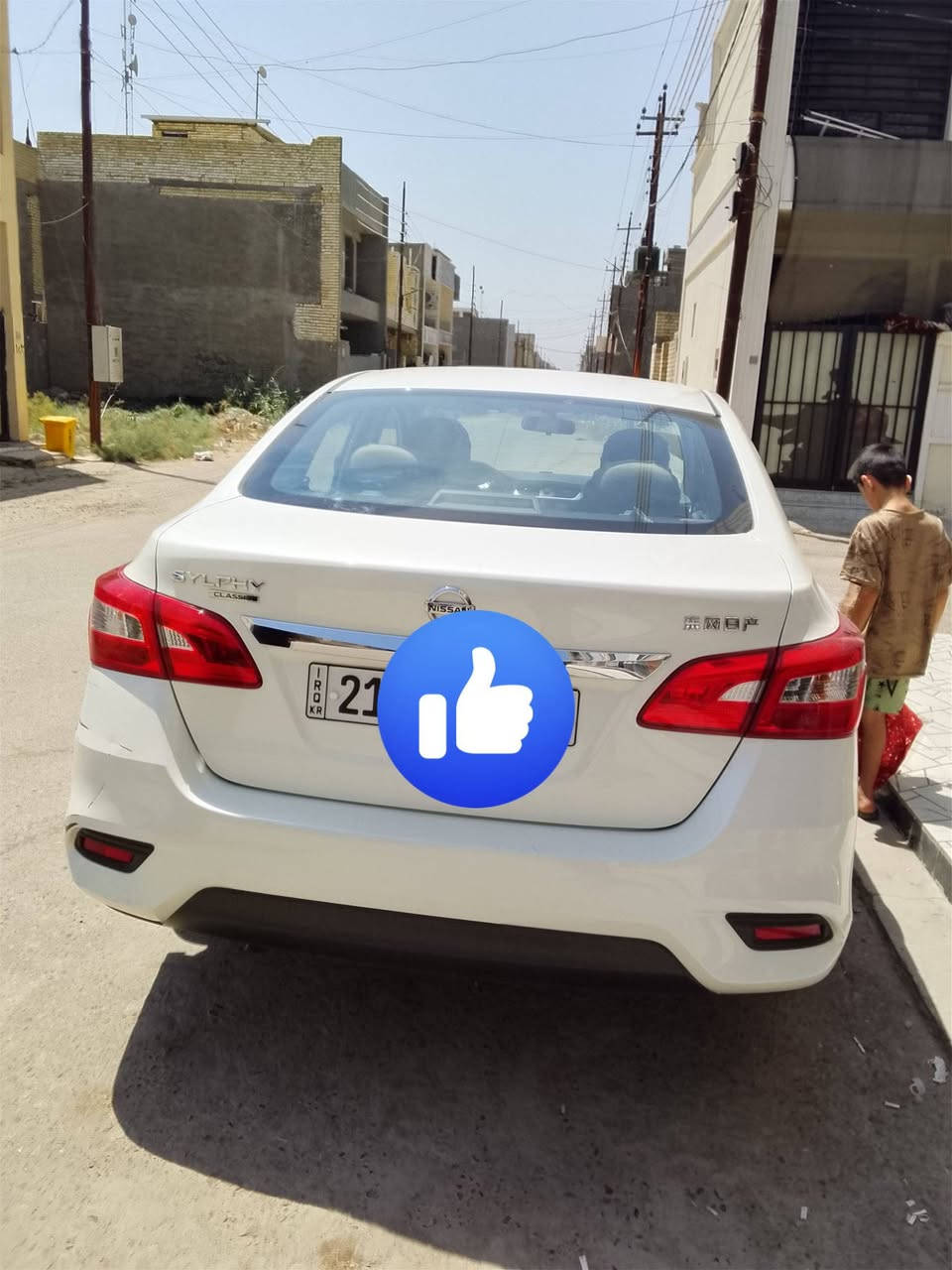 السلام عليكم سياره نيسان لبيع مستعجل موديل ٢٥ بعدهى باسم المعرض صاحبها موجود يحولك ثاني يوم عنوان السياره بغداد الدوره البو عيثى *********** 
ملاحظه السياره نضيفه بيهه ضربه مبينه بل صوره خفيفه بل دعاميه الخلفيه سياره ماشيه ٢٠ الف
