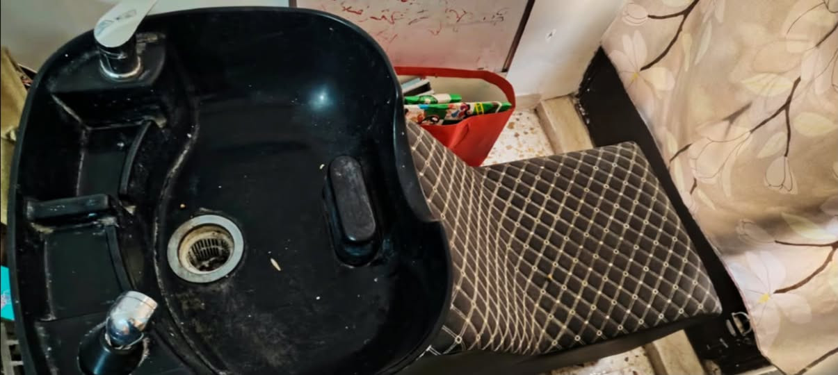 سلام عليكم مساطب كلش نضيفات عدد ٢ ومغسله حلاقه كلش نضيفه قيم واخذهن وبل عافيه مكاني بغداد غزاليه 
***********
