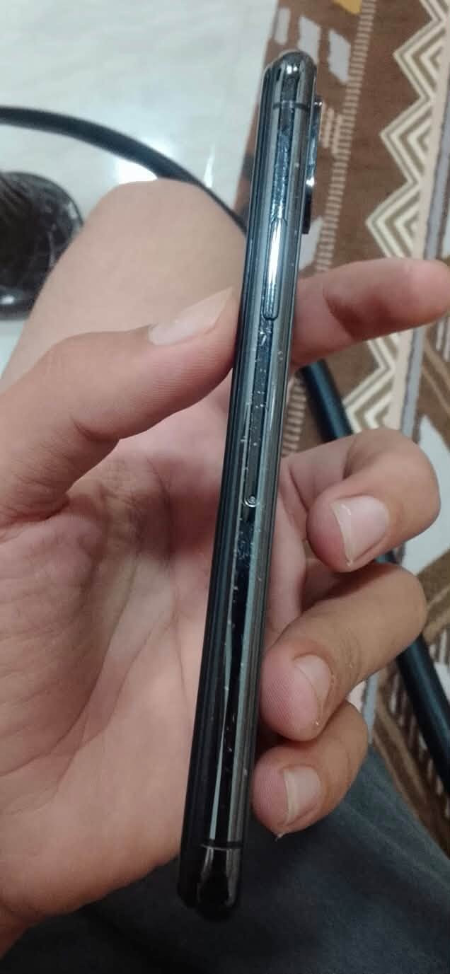 ‏iPhone X عادي الذاكرة 64 البطارية 77 الجهاز مدى الشاشة ‏فطر بسيط وضحى والجهاز كل شيء ما ‏مبدل ‏السعر 100 وبي مجال ***********￼￼

نص مكتوب في الصور:
- ٣:٣٦ عام حول الشبكة Asiacell الأغاني . الفيديوهات ٥٠ الصور ١٠٠ التطبيقات ١١ السعة ٦٤ غ.ب. متوفر ٤٠,٣٢ غ.ب. شركة الاتصالات Asiacell 54.0 عنوان Wi-Fi F0:98:9D:7B:A0:81 Bluetooth F0:98:9D:7B:A0:82 IMEI 35 304209 214137 8 ICCID 8996405005227980407 البرنامج الثابت للمودم 6.01.02 SEID
- ٣:٣٧
- البطارية
- حالة البطارية والشحن
- رسالة مهمة حول البطارية
- حالة بطاريتك متدنية جدا. يمكن أن يبدل أحد مزودي خدمة Apple المعتمدمين البطارية لاستعادة الأداء والطاقة القصويين.
- المزيد عن خيارات الخدمة...
- الحد الأقصى للقدرة
- ٧٧%
- هذا قياس لقدرة البطارية مقارنة بقدرتها عندما كانت جديدة. قد تتسبب القدرة المنخفضة بتقليل ساعات الاستخدام بين عملية الشحن والأخرى.
- أقصى قدرة للأداء
- تدعم بطاريتك حاليا الأداء الطبيعي وقت الذروة.
- شحن البطارية المحسن
- للحد من استنزاف عمر البطارية، يتعلم الـ iPhone من عادات الشحن اليومية، بحيث ينتظر ولا يتجاوز ٨٠% حتى يحين موعد حاجتك إلى استخدامه.