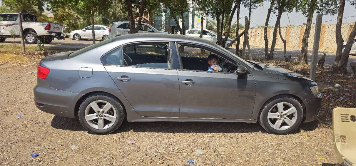السلام عليكم 👋
✅️ جيتا 2012 🇩🇪 لون فيلي
✅️فول مواصفات عدا البصمة
✅️صبغ قطعة وحدة وبيها باردات بسيطه السونار مرفق🚗
✅️رقم أربيل ثاني يوم تحويل🫂
✅️مكينه 2000 تنفس طبيعي كير 6 نمر كله خير من الله💪
✅️تبريد قطعتين تدفأه كله شرط🥶
✅️سنويه لل27
🏠واسط العزيزية 
📞 ***********
💸السعر  88 💵 وبيها مجال بسيط
