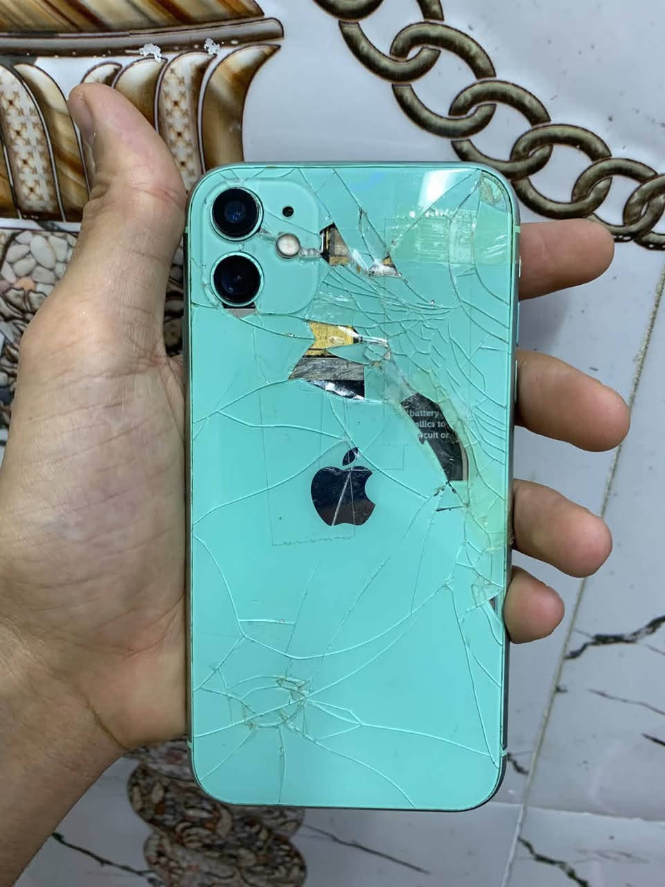 آيفون 11 عادي ذاكره 128 جهاز مبدل بطاريه وشاشه  جهاز واكفه شريحه  سعر 150.
استفسار عن ***********
