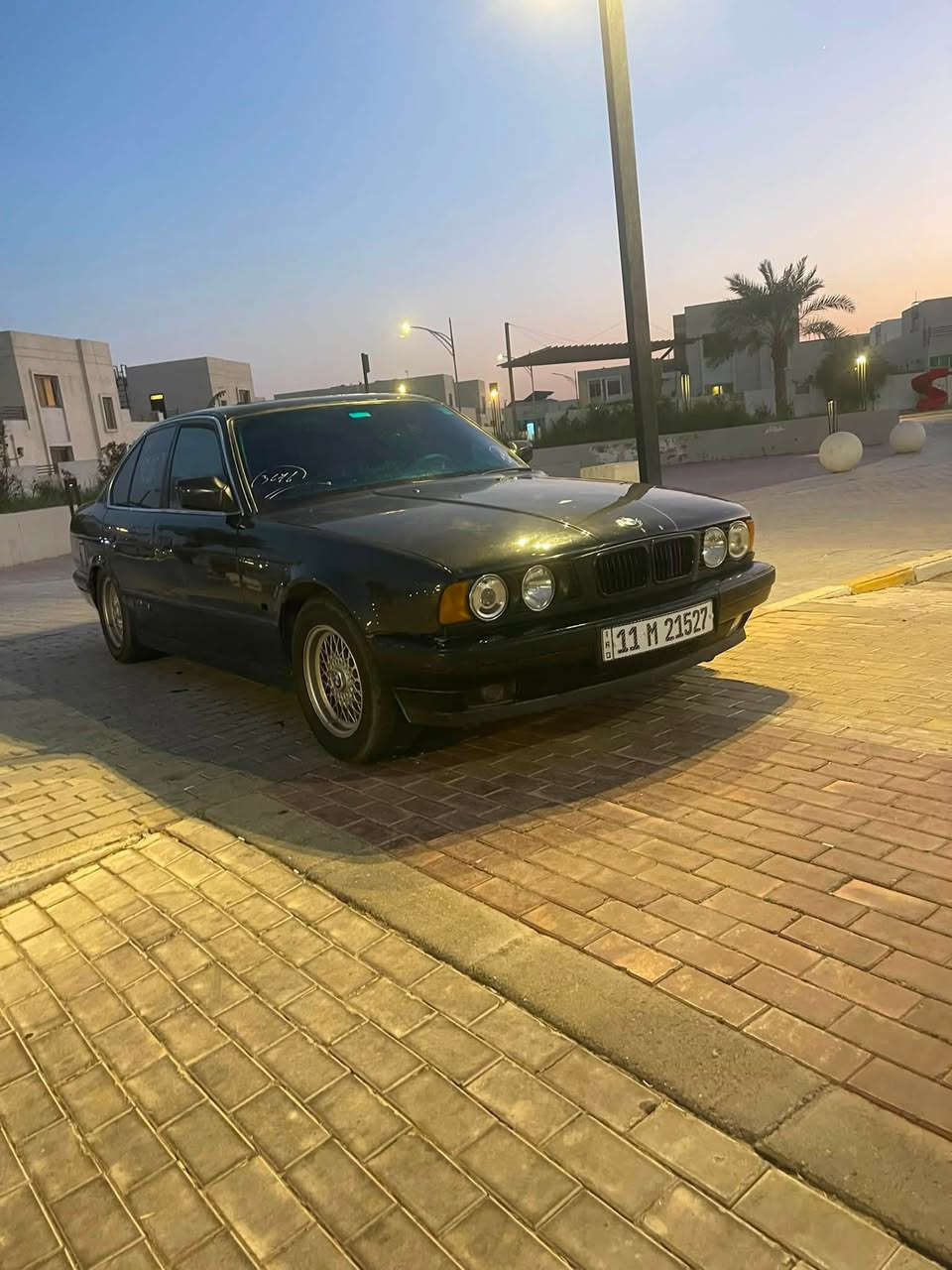 السلام عليكم 
bmw 530 v6 مفتوح
بجم عريض
وياله خليه حجم 15
سلايت 
غرفه جلد مدوشمه
رقم بغداد دولي مشروع وطني تنتهي ل2030
مكفوله من الغرمات
بدون حادث او ضربه 
للبيع او مراوس حسب القناعه السعر 47 وبيها مجال
ملاحظه التبريد شغال بس كمبريسر بي ضعف
***********
