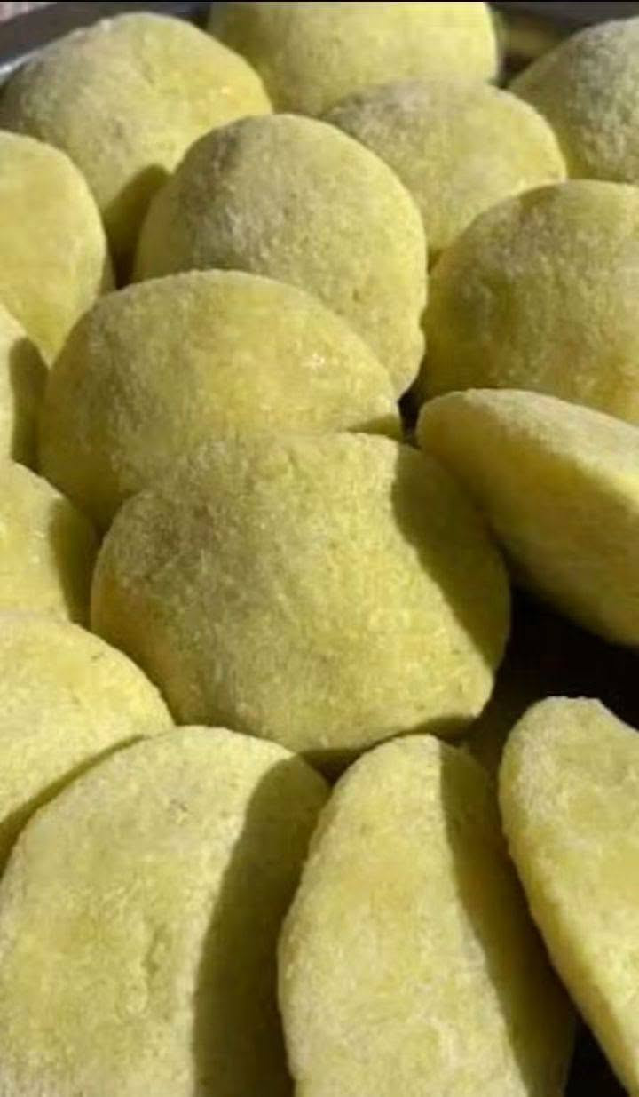 السلام عليكم 
انا صاحب دراجة وحبيت اسوي هذا المشروع  لأن اكو هواي ناس  محتاجة هذا الشي اللي ميگدر يروح  للسوك  .. توصيل الباب بيتك اي شي تحتاج  خابرني اني اوصله الك الباب البيت اي شي عندك، شنو الي تحتاجونه من خبز صمون مسواگ دجاج ذبح سمج طرشي كلشي تريد اطلبه واني اوفره الكم  وهذا رقم تليفوني وبي واتساب 
***********

نص مكتوب في الصور:
- بلدروز توصيل داخل بلدروز و ما حولها أدويت وجبات جاهزة مستلزمات شخصية مواد غذائية وغيرها من الاحتياجات ... إتصل أو راسل واتساب *********** اللويكيشن بلدروز توصيل سريع وآمن خدمتك تهمنا
- توصيل حر
- @5csb8
- @umaliumaliv