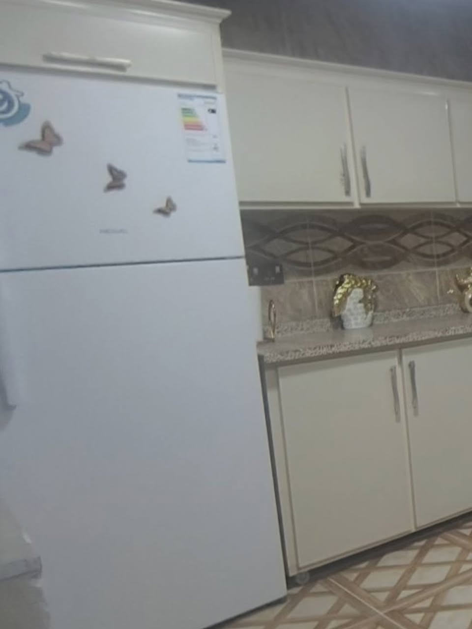 كوانتر المنيوم مستعمل قليل للبيع السطح كله مرمر مع طباخ القياسات مذكور بلفديو مع توصيل مجاني الرقم بي واتساب ***********
