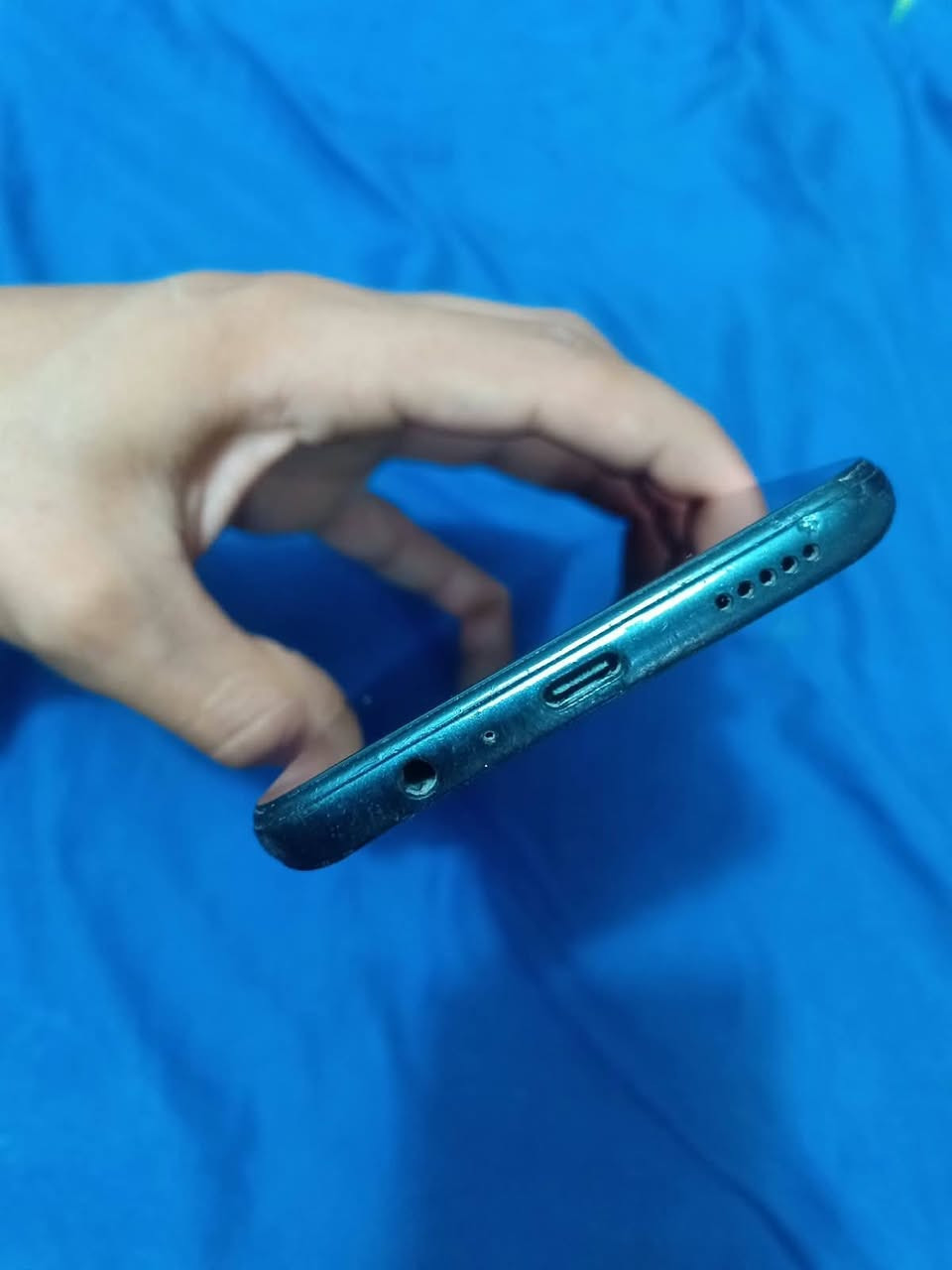 سلام عليكم موبايل هونر للبيع مبدل شاشه السعر 80 وبي مجال والشراي يتدلل اتصل ***********
