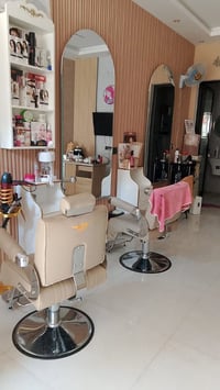 كراسي آخو جديد ثنين 300 فقل 07713055023 مكان بغداد البنوك