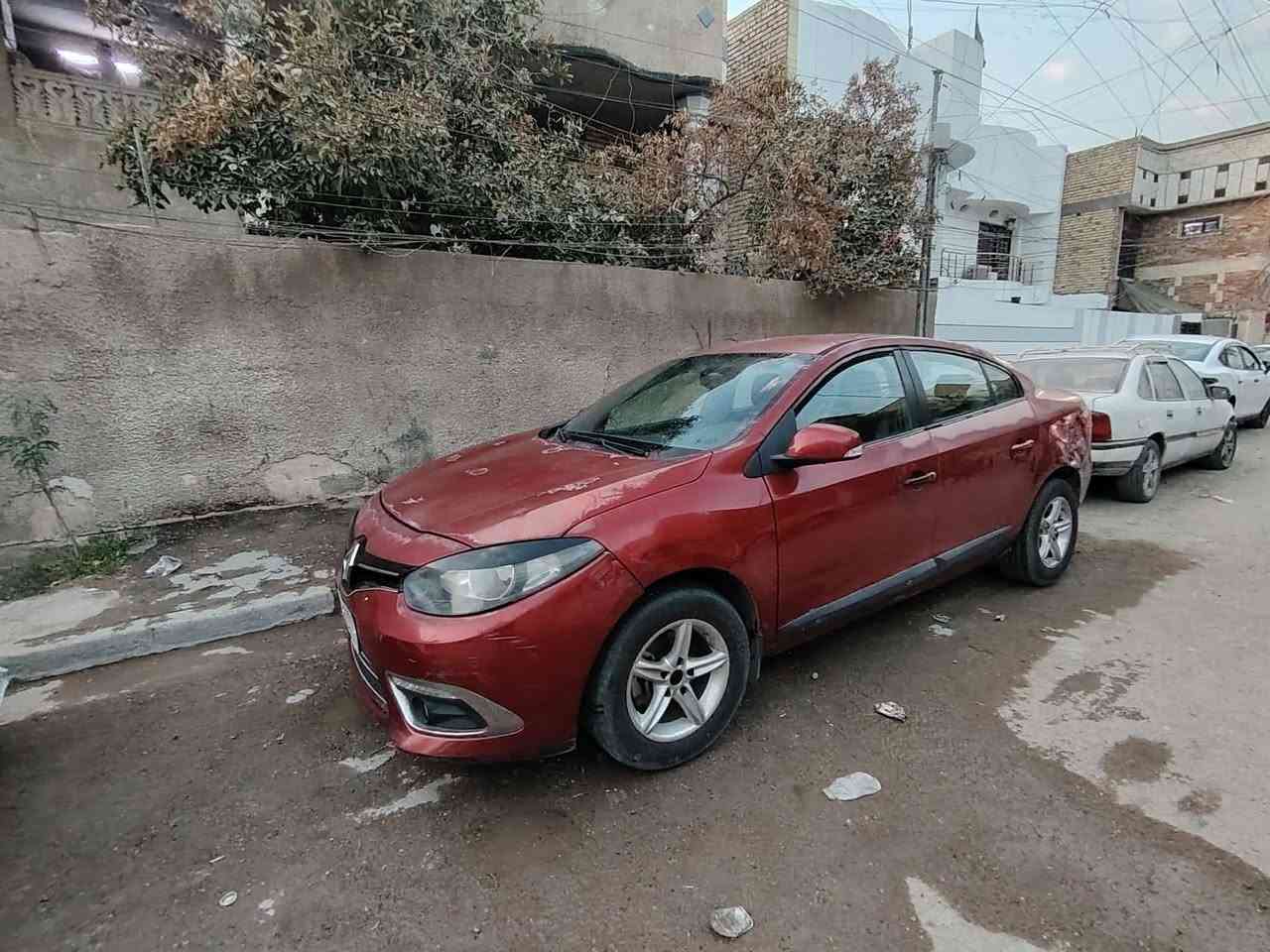 السلام عليكم رينو فلونس موديل 2016 كير مكينه تبريد خير من الله السياره باسمي ثاني يوم تحويل السنويه لل 2027 
🛞 اربع تايرات جدد
مكينه ياباني بلاديه 1600 8 نوزل المرغوب✅
ادامه كامله جديده لمنضومه البانزين بلكات جدد ونوزلات وجويتر ✅
كير جديد✅
باتري جديد✅
منظومه تبريد جديده✅
ماشيه 230 الف✅
السياره لون ماروني جارده فقط وبيهه ملاحظات بسيطه ب الكشر 
الصدر جديد✅ السياره خير من الله كبل للشارع 
السعر 65 وبيهه مجال مكاني بغداد للاستفسار اتصل على الرقم ***********
