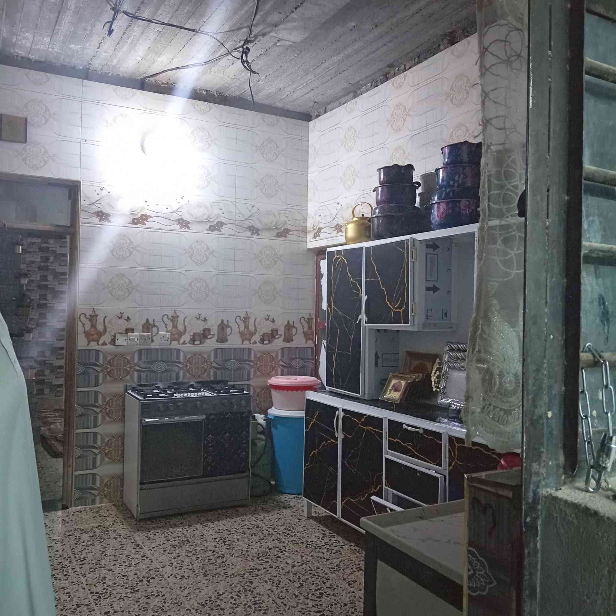 من رخصة الادمن
مكلف بالنشر
بيت للبيع في الفلوجة خلف مجمع الرحاب شارع المضيف
مؤجر ب 125.000
مساحه,150متر
يحتوي على 
غرفه نوم 
صاله
مطبخ 
استقبال  
مناور عدد ٢
حمام 
صحيات خارجيه
السعر 45 مليون وبي مجال 
للاستفسار ه‍... ***********
