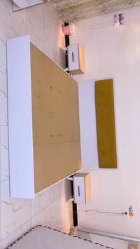 ٥ قطع • نضافة ٩٩٪ • غرفة نوم خشب