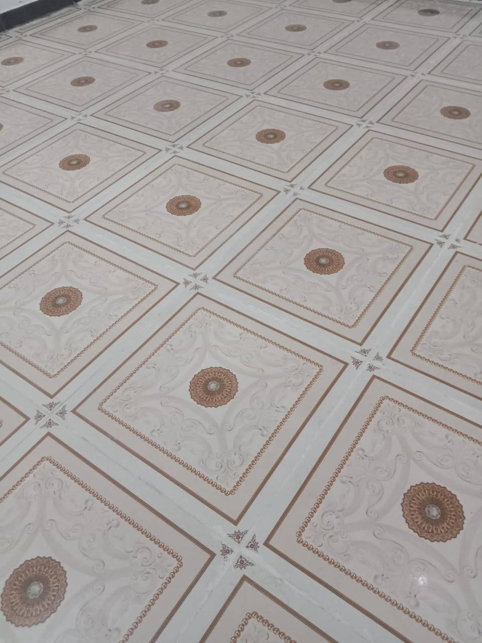 ✓
السلام عليكم

عمل درجه اوله الجداري 8 الارضي 6

البايات 12 العمل الناصريه المركز ففط 

رقم الهاتف ***********

