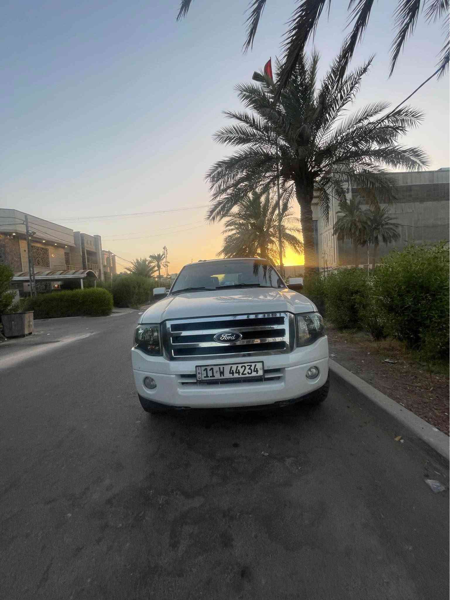 فورد إكسبيدشن 2012 LIMITED خليجي مكفولة وكالة نيفا
فول مواصفات 1/1 
محرك V8 حجم 5.4 لتر 8 سلندر
داخل اسود 
2 سويج اصلي شركة موجود مع نسخه ثالثة قابلة للطي
كفالة عامة من الصبغ و التبديل والفتح ماعدا الدعاميات مصبوغة
السيارة كلش حلوة وجديدة
كود باب
سلايد روف
فور ويل
حساسات امامي خلفي
مري جانبية قابلة للطي
دوسات البانزين والبريك كهرباء
صندوق كهرباء
شاشة اندرويد
كشنات جلد
كشنات تدفئة وتبريد
كشنات خزن
كشن خلفي كهرباء
تبريد مركزي
تحكم امامي خلفي بالتبريد والصوت
شاشات خلفية بالكشنات
انارة ترحيب
وبعد بيه هوايه مواصفات 
السنوية باسمي
السعر 158 ورقة
العنوان بغداد السيدية
للاستفسار الاتصال على *********** بغداد, العراق
