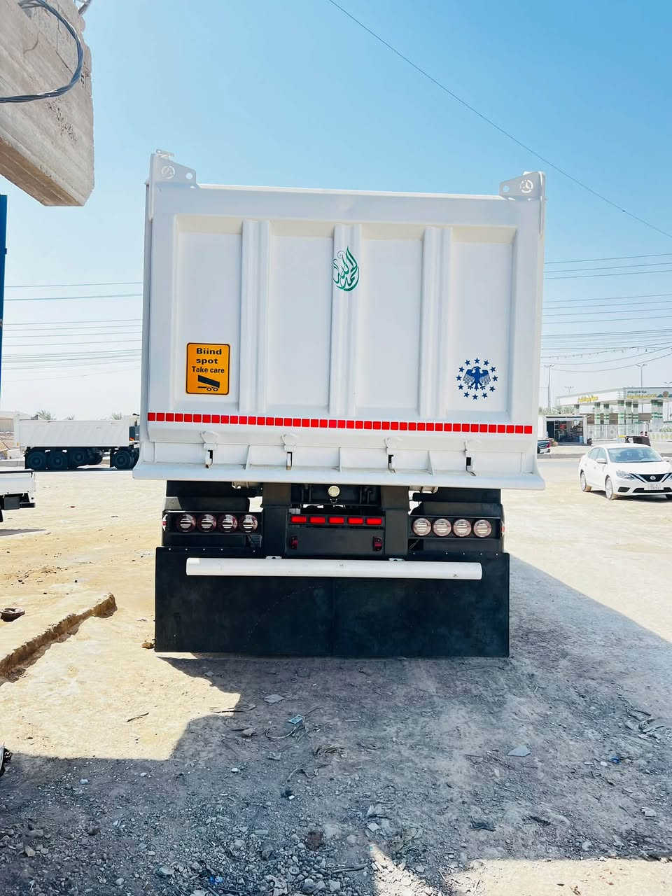 للبيع عربانة ماك نيسان شاصي ١٦ دناكير ١٦ كاعية ٨ ذرعة ٣١ جك تريلة مراوس بعربانة ***********
