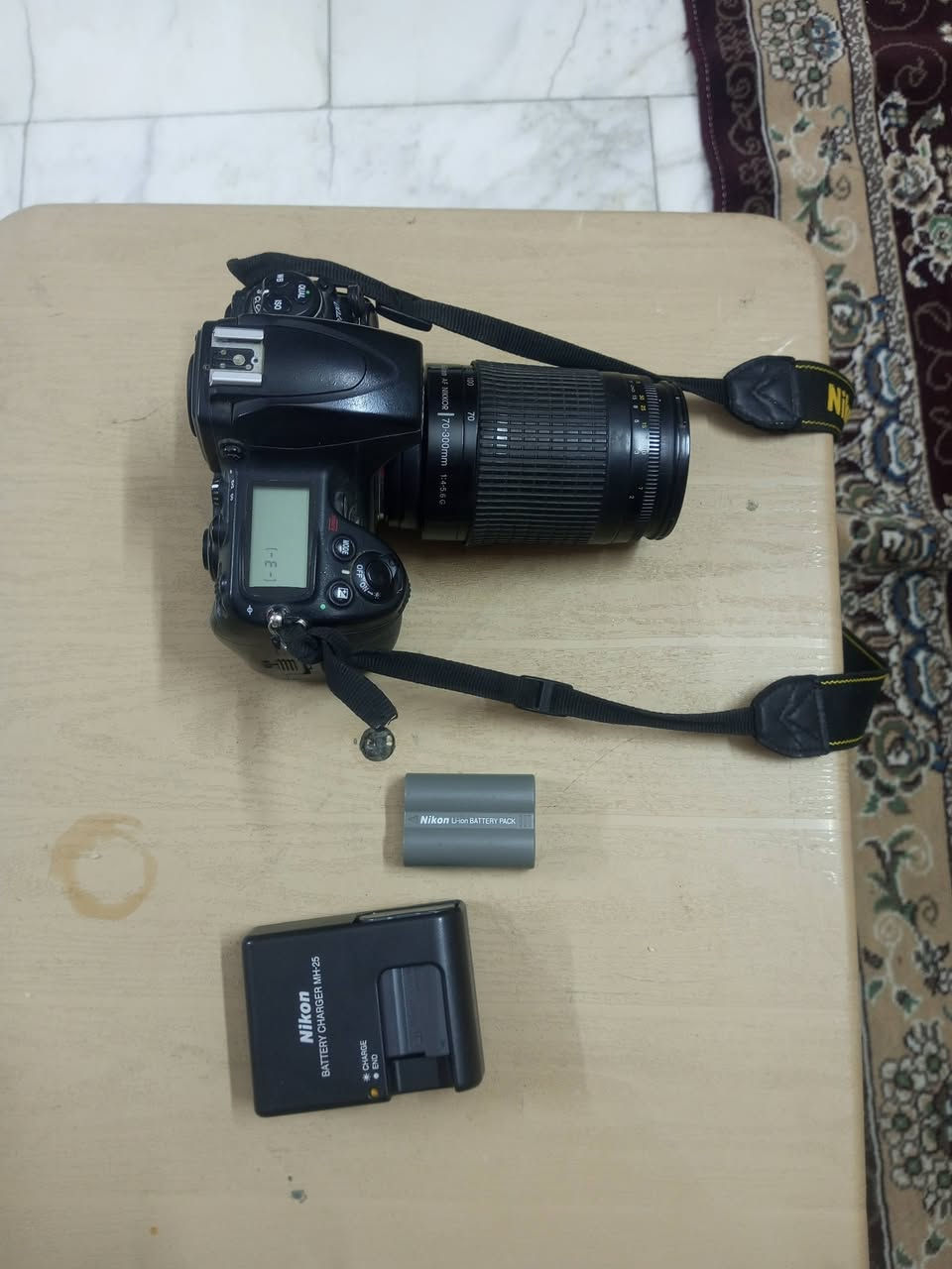 كامره نيكون D700  البيع كامله سعر 400. مدينه الصدر الاورفلي *********** واتساب فقط
