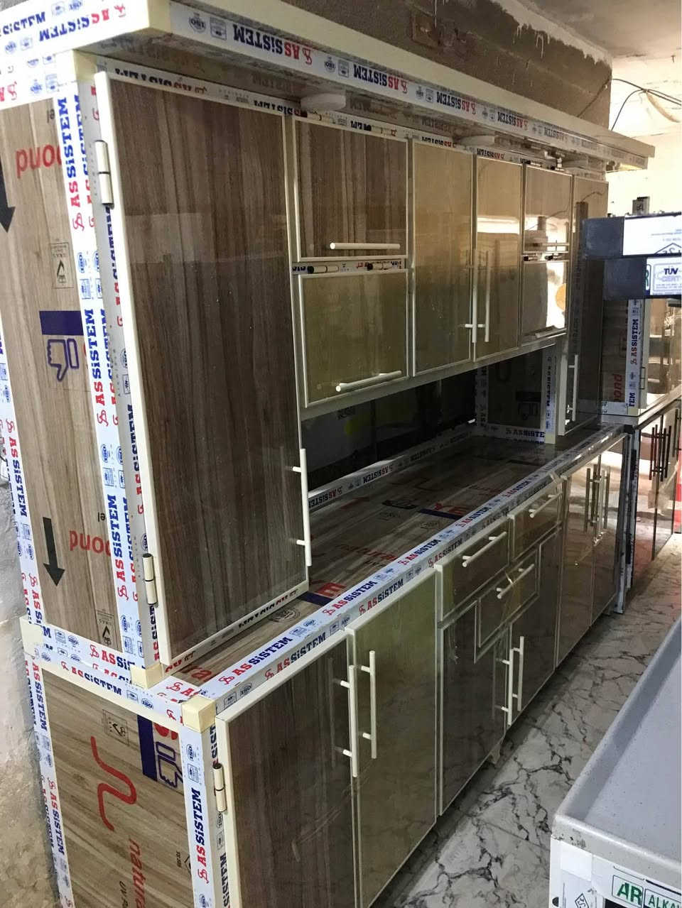 تخفيضات كاونتر مترين ونص ابو النزال شغل شرط التزكام مقطع اصلي بليت واحد ملم نرماده حفر نقش cnc تاج وكلوبات جراره بوري سكه شفط شغل درجه اولى مع سنك متر وربع مرمر ب٧٤٠ العنوان ناصريه شارع الاخلاص *********** ناصرية, ذي قار
