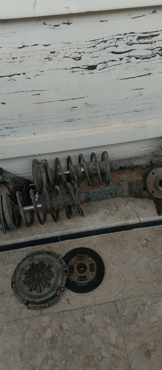 كير  وكلج كامل سمند ع فحص وزوج اسطاب اكسل هنة ودبلات كاملات ع فخص للبيع بسعر مناسب
***********

