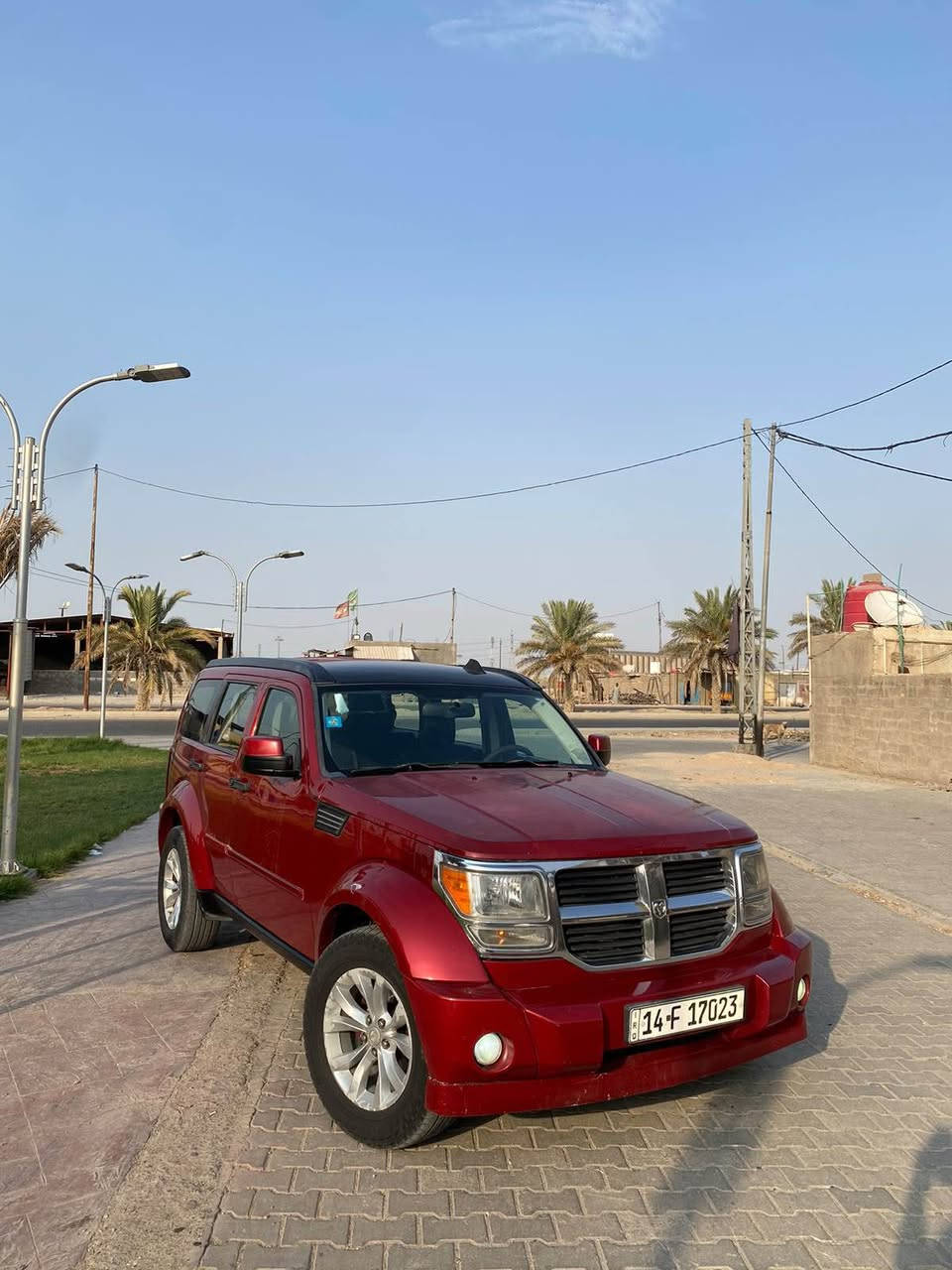 دوج نترو 2009
كير محرك مكفول
بيها قطعتين صبغ
رقم بصره مشروع وطني 
السعر 75
*********** الزبير, البصرة
