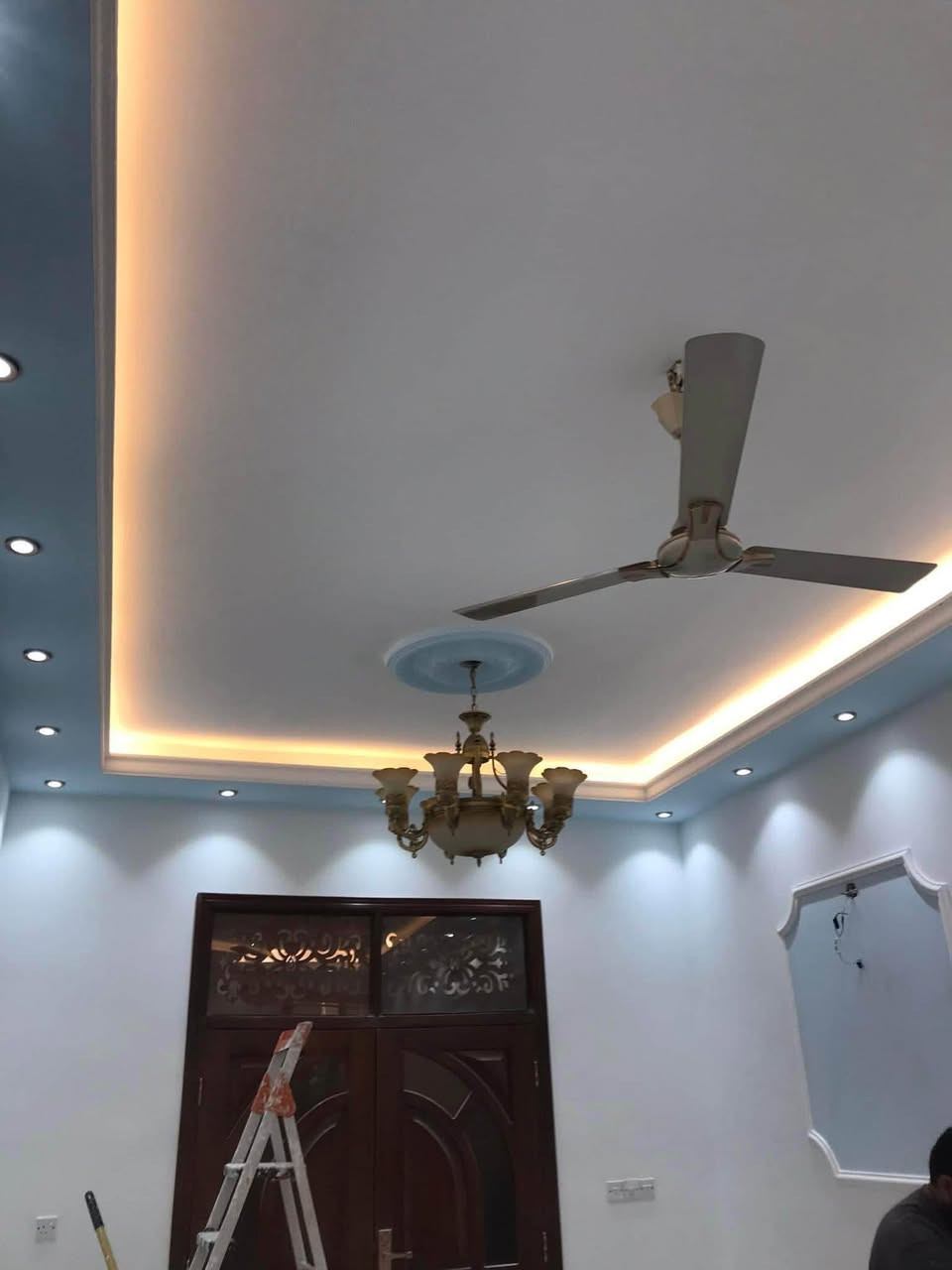 السلام عليكم
صبغ اردني المتر ٣ مواد وعمل 
الواجهه قطعي للاستفسار *********** 
موجود وات ساب
