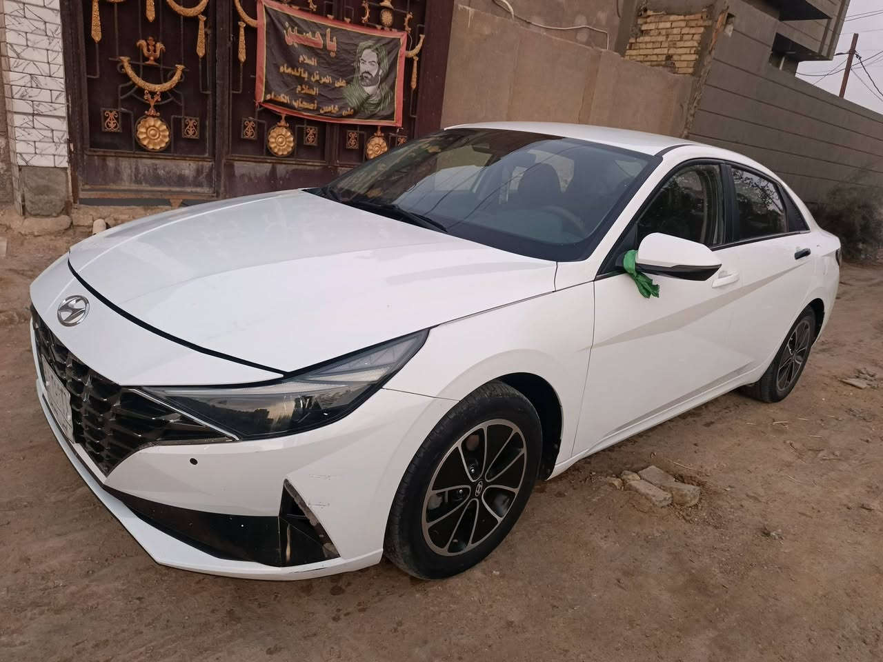 السلام عليكم للبيع هونداي النترا موديل 2021وارد كوري مكينه 2000دوش سياره فول مواصفات عدى الفتحه مواصفاته مالت vip جميع المواصفات لي بالك بيه عدى الفتحه ماشية 140الف كيلو متر حقيقي 
مواصفاته /
بصمه +بصمه أبواب 
تشغيل عن بعد 
مري شفط 
شاشه متصله كبيره معه الدشبول 
ثلاث وضعيات قياده واناره داخليه معه وضعيه القايده متغيره ألون 
خزن ميموري كشنات كهرباء 
كامرات محيطيه  
خريطه جيبيأس +سخان كشنات +تبريد كشنات 
السياره بيه مواصفات هواي كلش  فول vip عدى الفتحه 
السياره رقم مثنى معوقين راعيه موجود وكاله منه عندي مابقاله وتصير حره شي قليل 
السياره بيه بنيد وجاملغ وشويه من باب صدر بدون دواخل ابد وجاملغ خلفي بي صبغ بس سياره بدون دواخل 
مكانه الديوانيه للاستفسار الاتصال على رقم ***********  سعره ب 125وبيه مجال بسيط
