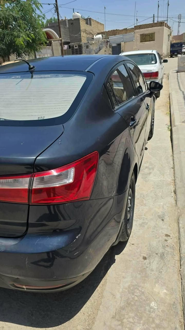 كيا ريو محرك ١٦٠٠ كير اوتماتيك مكفولات رقم مثنى سنيوه جديده لل٢٠٣٠ باسمي مصفره من غرامات رقم الجديد اجنبي تبريد شخال... تصليح عل بارد قليل بل بيبان خاليه من التبديل  سعره ٧٥ ومجاله قليل لليشتري مكاني ديوانيه قضاء الحمزه الشرقي وهذه رقمي***********
