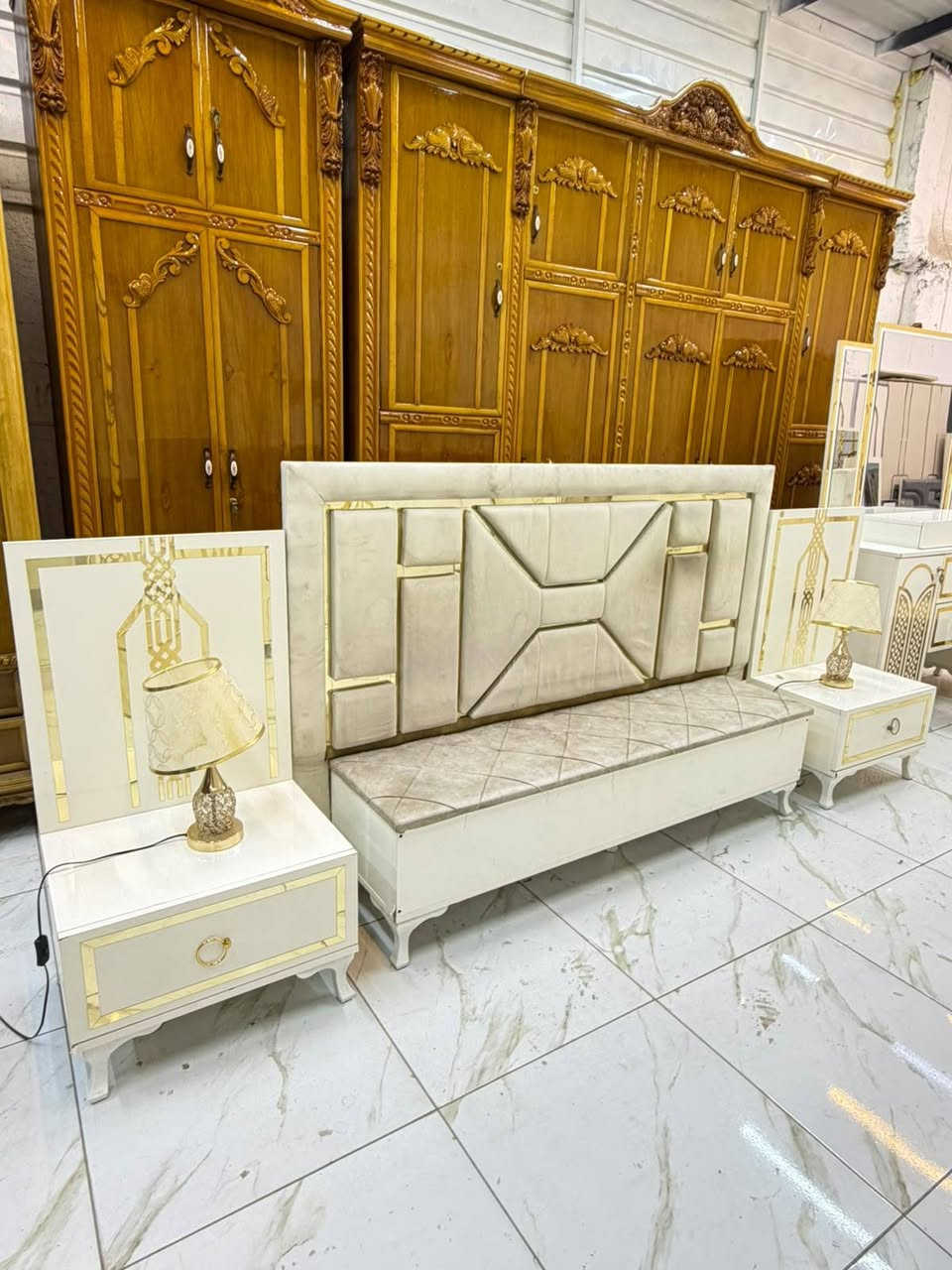 الاستفسار والحجز واتساب ***********
غرفه تركيه ١٠قطع مع الشد والنقل ٨٠٠
