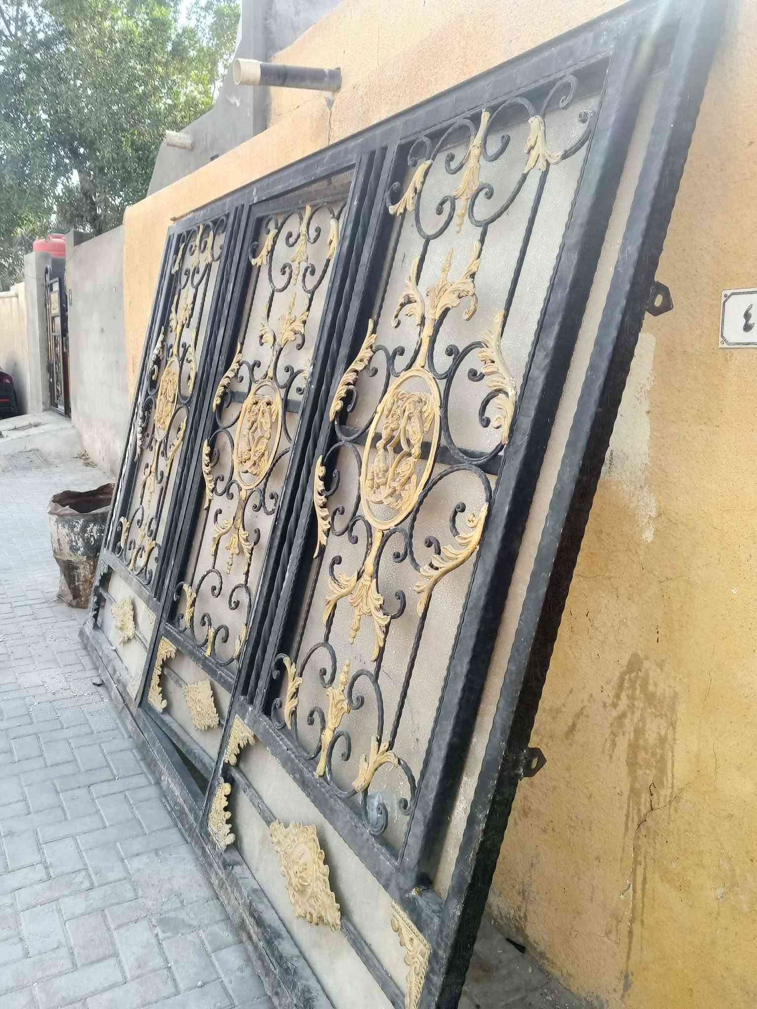 باب حديد خارجي اخو الجديد  للاستفسار *********** الحيانيه البصرة, العراق
