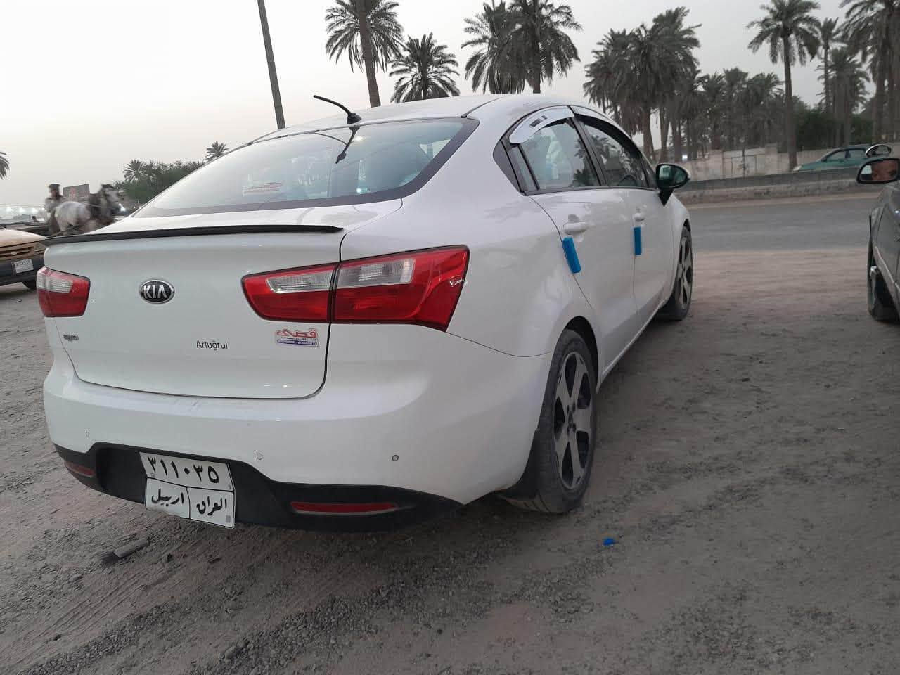 سلام عليكم كيا ريو للبيع موديل ٢٠١٣محرك ١.٦دوش المرغوب محرك كير كفاله صدر حداديه تبريد ثلج الله وكيل سياره حيل قويه مرقمه اربيل جديد تريد تحويل تريد وكاله السعر 90ورقه وبيها مجال الشراي يراسلني على الرقم هاذه.***********
