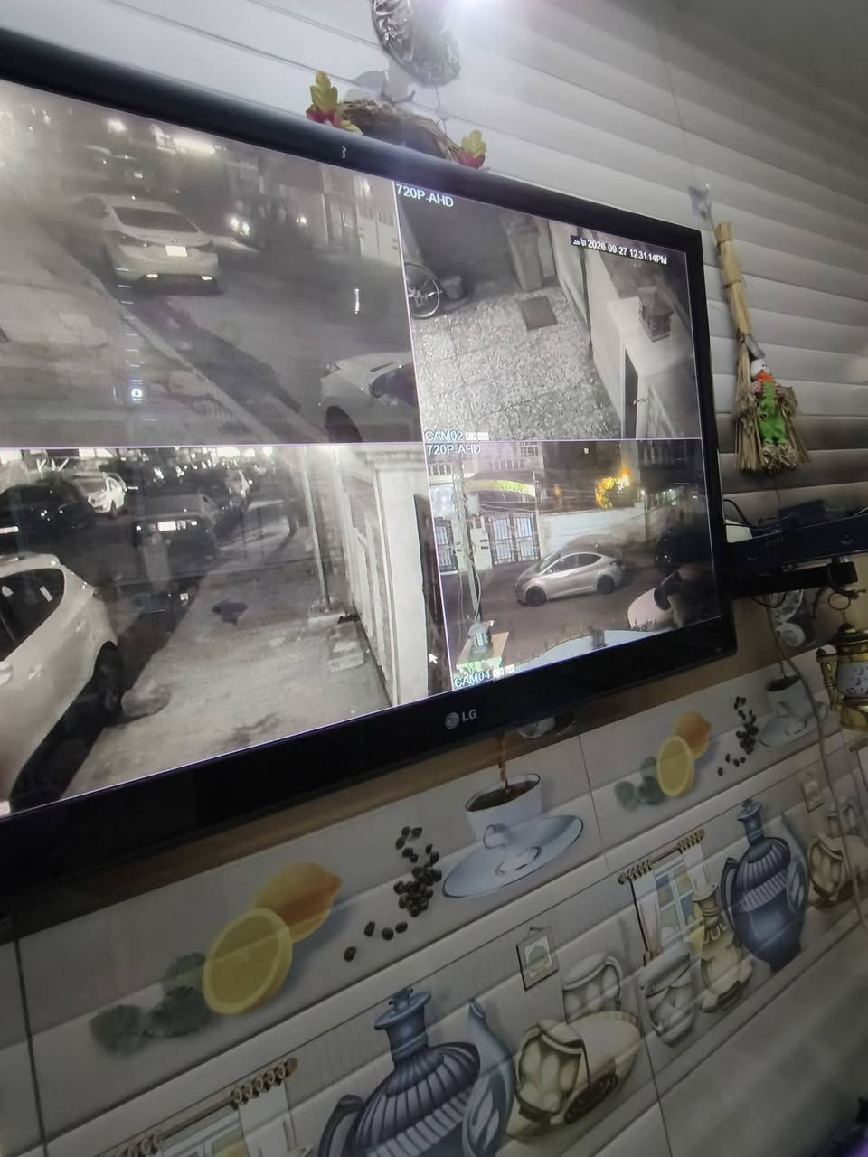 سلام عليكم تلفزيون LG حجم42للبيع العنوان بغداد الجديدة النعيرية للتواصل *********** السعر 150الف وبيه مجال

نص مكتوب في الصور:
- 720P-AHD
- CAM01
- CAM03
- 2026-09-27 12:29:26PM
- CAM02
- CAM04