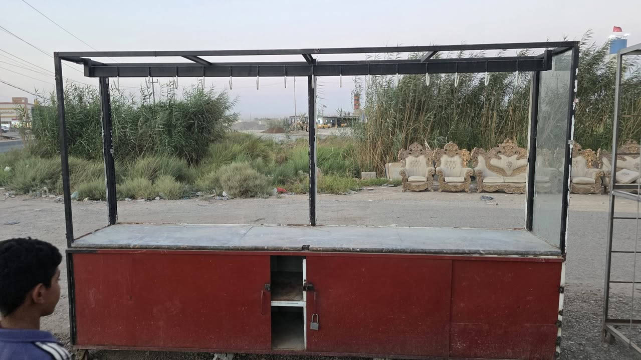 السلام عليكم
ميز قصابه للبيع العدد 2
الأرضية مرمر والبوب سلايت 
العنوان بغداد تقاطع النهروان 
***********
***********
