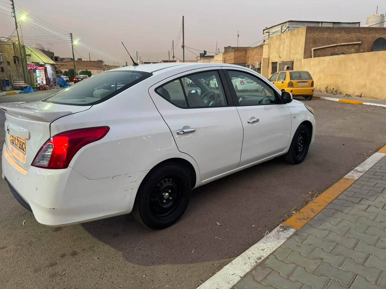 للبيع نيسان سني هندي ٢٠٢٢ رقم اربيل سنوية ورقم جدد تريد تحويل تريد وكالة ماشية ٨٢بيها طخة بالدعامية لخلفية وتعديل بالحوض وبالشاصي بس تعديل مكفولة من لصبغ ولتبديل كير مكينة تبريد كفالة تخم تاير جديد شاشة ايباد سيارة حلوة وناعمة السعر ٩٦ وبيها مجال مكاني بغداد مصفى الدورة ***********

