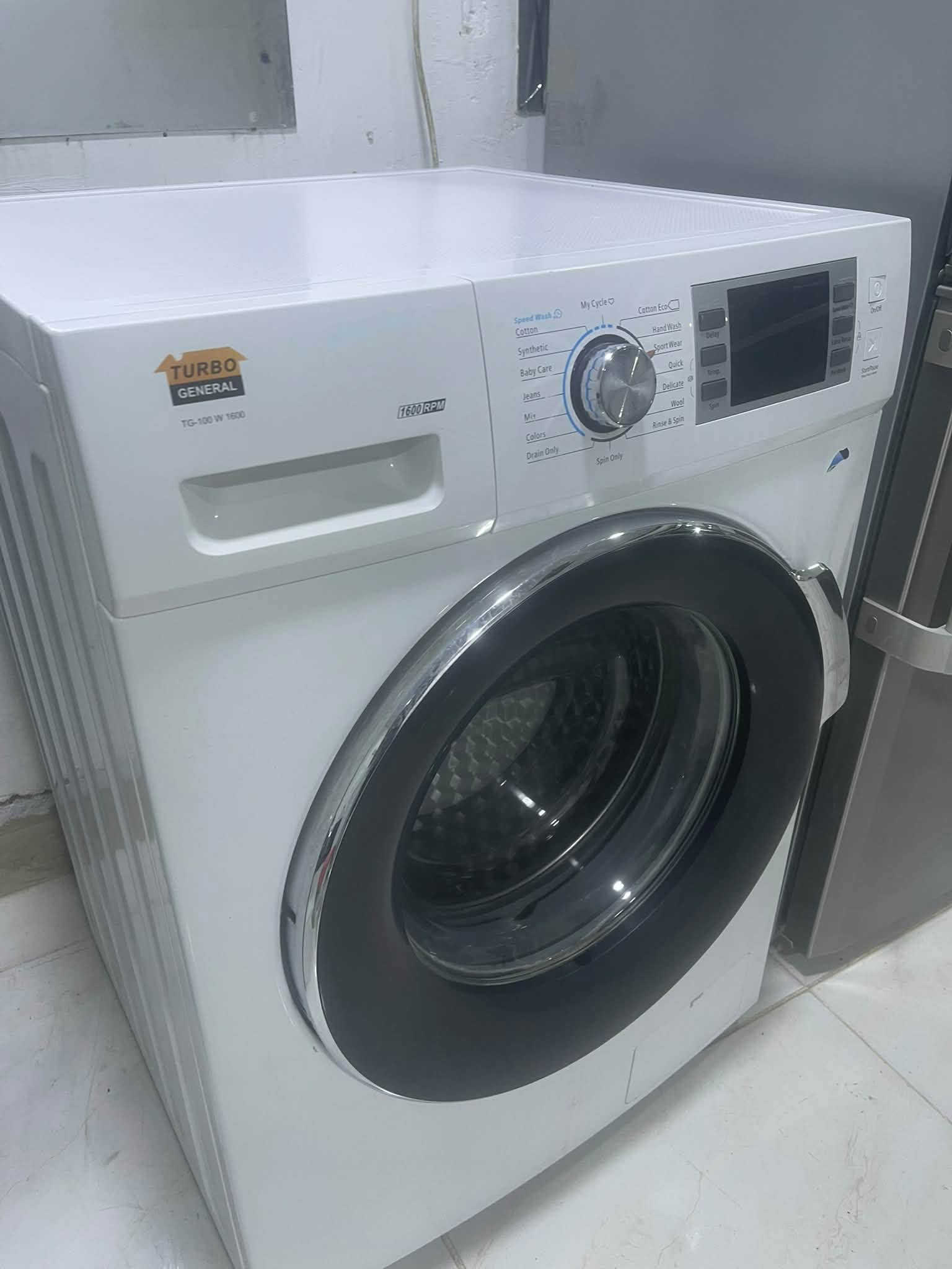 طباخ جديد كلش الفرن مامستعمل ابدخمسه  عين لونه كلش حلو
السعر ١٤٥ الف وبي مجال بسيط

 غساله اوتو ٩كيلو  حار بارد هيتر  كلش نضيفه شغاله بشرط الضمان

السعر ١٧٥ الف وبيه مجال بسيط 

المكان سليمانيه رابه رين

 التوصيل داخل سليمانيه مجانية

***********/06824821683
