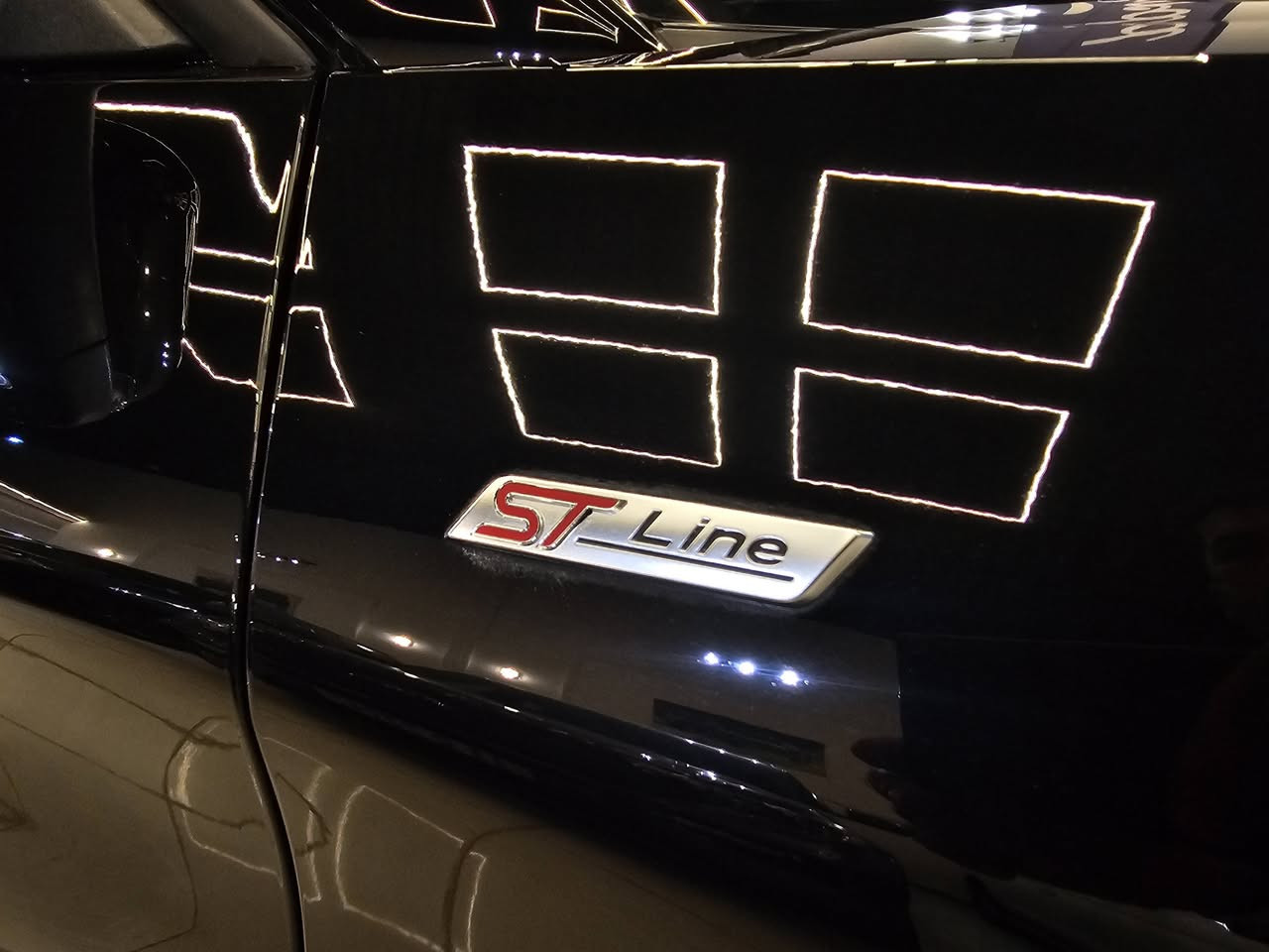 ﷽
ال٢٠٢٥ وصول اليوم زيروو
كفالة من الصبغ والتعديل ..قبق جنطه مبدل بلادي

Ford Explorer ST-Line 2WD

الموديل : 2025

المسافة المقطوعة : ٢٠٠٠

اللون : اسود

حجم محرك :: 4 سلندر حجم 2300 توربو

كافة الايرباكات سليمة 100‎%‎

الضرر : تبديل قبق جنطة بلادي

بدون رقم وبشرط الترقيم ( أربيل - سليمانية - دهوك )

المواصفات :  ST-Line

نظام دفع ثنائي
كاميرة امامية و خلفية(  ْ360 )
بصمة تشغيل
بصمة ابواب
تشغيل عن بعد (Remote Start)
صندوق شفط كهربائي
رادار امامي (تحديد مسار)
رادار جانبي (نقاط عمياء)
رادار خلفي (التحذير من الاصطدام)
اوتو بارك
شاحن هاتف وايرلس ( لاسلكي )
شفتات استيرن
داخل شكل جديد 
بردات جانبية 
استيرن تدفئة 
كشنات جلد
كشنات تدفئة
سستم سماعات Bang&Olufsen 
هاند بريك بصمة
اوتو ستارت Auto Start
اوتو ستوب Auto Stop
شاشة لمس كبيرة شكل جديد
شاشة دشبول ديجيتال
حساسات امامية+خلفية
ويل حجم 20 شكل جديد
نظام الملاحة والخرائط (Navigation)
مانع انزلاق+ABS
وبقية المواصفات المعروفة

العنوان :
معرض بلاتينيوم لتجارة السيارات  سامراء 

‏‎
شارع الكراج بغداد 

‏‎للاتصال والاستفسار :

ابو علي ( اتصال + واتساب ) سيف الحسني 
***********
