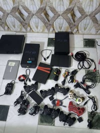 للبيع ps3 شغال بس يحمه وره فتره PS2 شغال الفات الويا غراض ال بقيه مال ...