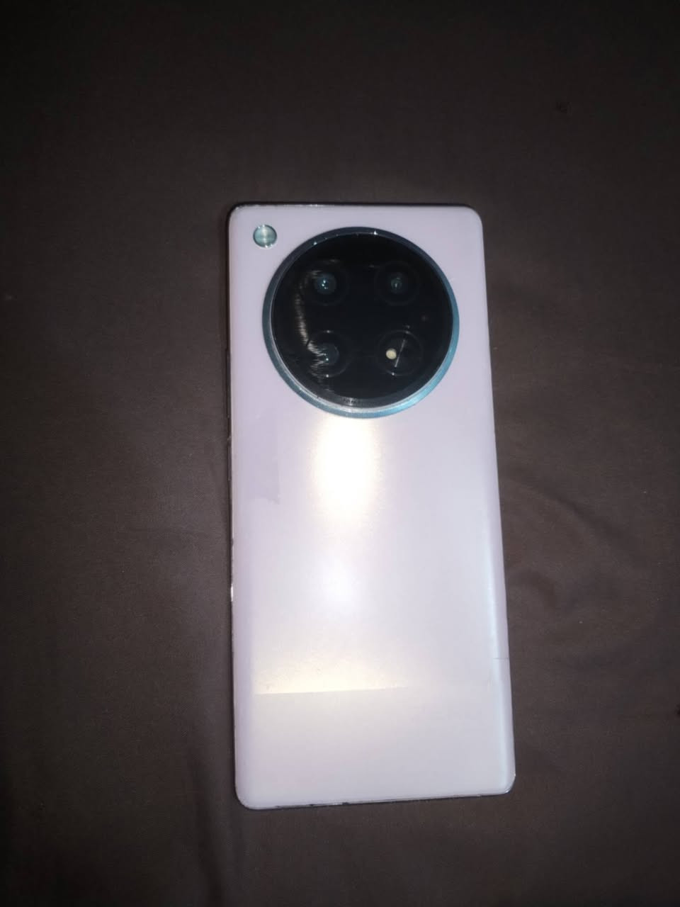 Infinix ZERO 40لبيع 120 فريم في ببجي جهاز نظيف بطاريته فول مثل ما تشوفوني بس هذا الفطر اللي بالشاشه والشاشه اذا تعلك رجعها الشاشه شغاله ما بيها شي  ذاكرته 512 راما 8 + 8 16 مستعجل على بيعته مكان الحله شارع 40 سعر 120 فقط مثل ما قلت مستعجل على بيعتي للتواصل ***********
