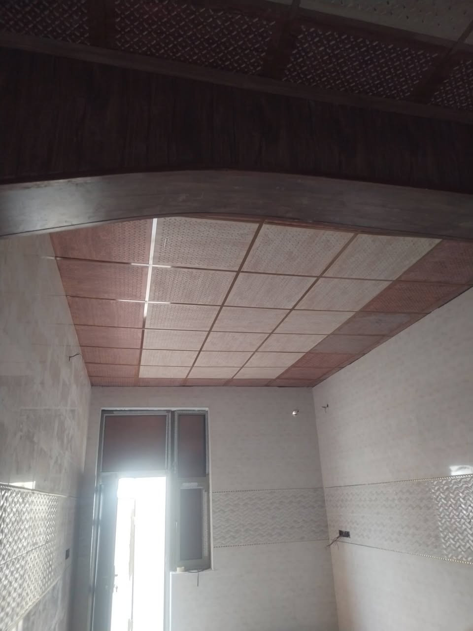 سقوف • تغليف جدران • درجة اولى