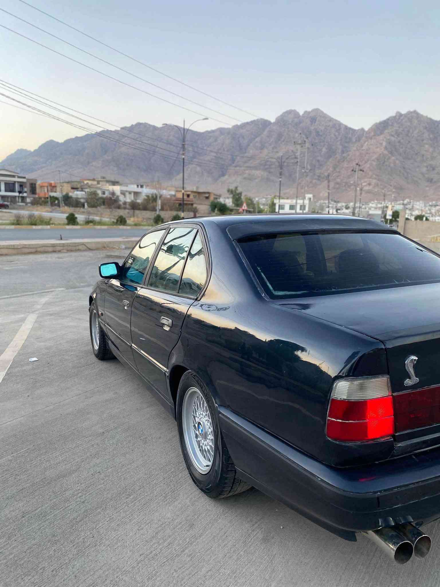 بەناوی خوا , BMW مۆدیل 91 کراوەتە 95 ، نیلی ، مەکینە 520 گێڕ حادی کلاج ڕادیس 🚀لە قوەت بێزارە ، ئاڕم پلاستیک هەولێر ئاڕموو ئەوەلیات و پلێتی ئەسڵی و موس و بڕاوەو لێدرانیش بەشەرت ، تازە کورە کراوە بۆ جوانی چاڵو قوپی نیە ، گێڕو مەکینە ئەوروپی هەڵمیشی نیە کارەبای و تەقەو ڕەقە هەموو گیانی بەشەرت ، 4 تایەو ویل حەسیر لۆک ، پێش گەورە , تەحدید سرحە ، لایت ئەڵقە ، دەحامی Mسپۆڕت ، جام کارەبا ، کوشن پەڕۆو جڵدی بیلادی ، فۆڕمیکا ، بەگ لایت سەر سپی ، جامی پێشێ نوێ ،  ، سەرە گزۆز M , زۆر شتی تر بەس ماشەڵڵای دەوێ ماڵەکە وەسفی ناوێ خۆی دەدوێ ، نرخ (37) گەڵا مەجالێکی برایانە  شوێن (ڕانیە) (*********** )
