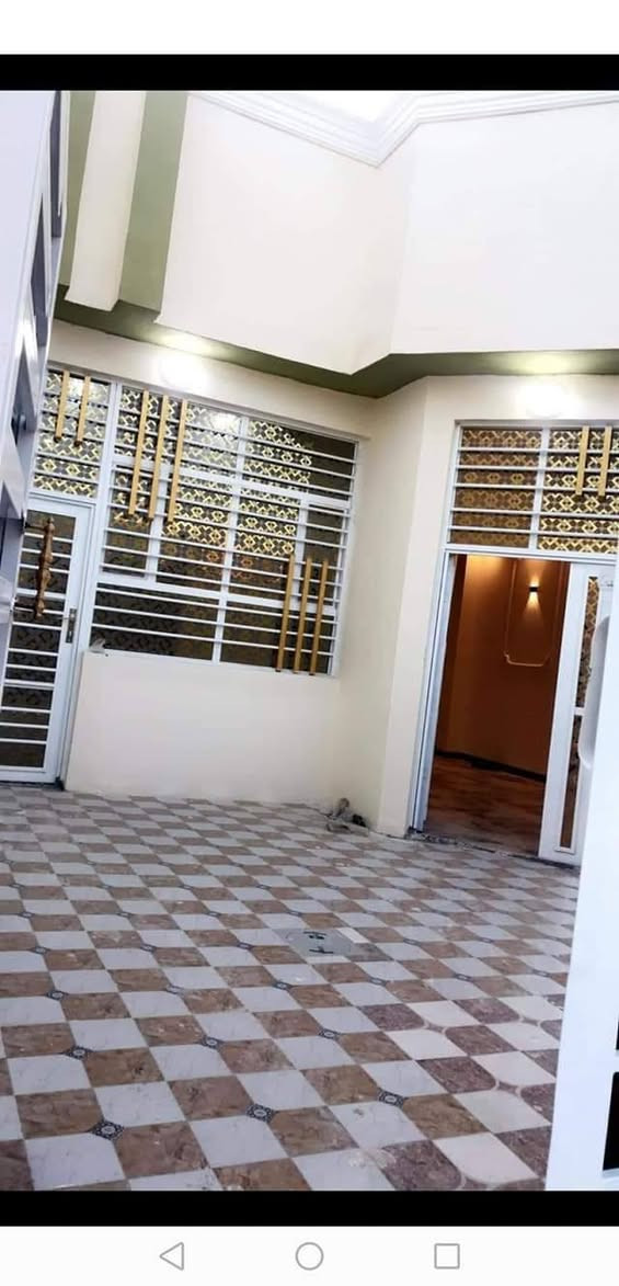 مرحبا... بيت بناء درجه اولا مساحه 150 متر بمجمع بيتي 2 بناء شخصي قريب عل الشارع العام... السعر 125...
