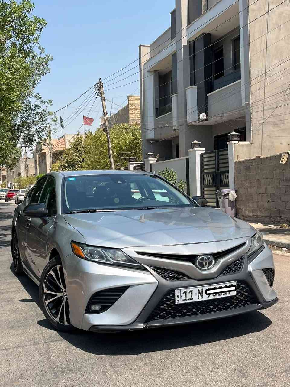 السلام عليكم
للبيع كامري 2018SE

رقم بغداد بأسمي تحويل مباشر 

شاشه كبيره 
فول تحكم ستيرن 
رادار امامي 
رادار خلفي 
مانع انزلاق 
انضمه قياده 
لايت زنون 
ويل كروم 

صدر امامي خلفي جديد 
تخم تاير جديد 

محرك مكفوله مبدل كازكيت فقط 
الكير صيانه كامله فلاتر وهايدروليك 

الحادث 
صبغ هلال جاملغ خلفي الايسر 
وباب مبدل اصلي فقط 

وهنا بيها بارد بلباب العكس السايق الخلفي وباب السايق اوبيها كم رصعه خفيفات 
 
السعر 145وبيها مجال 

مكاني بغداد حي الاعلام 

***********
***********
