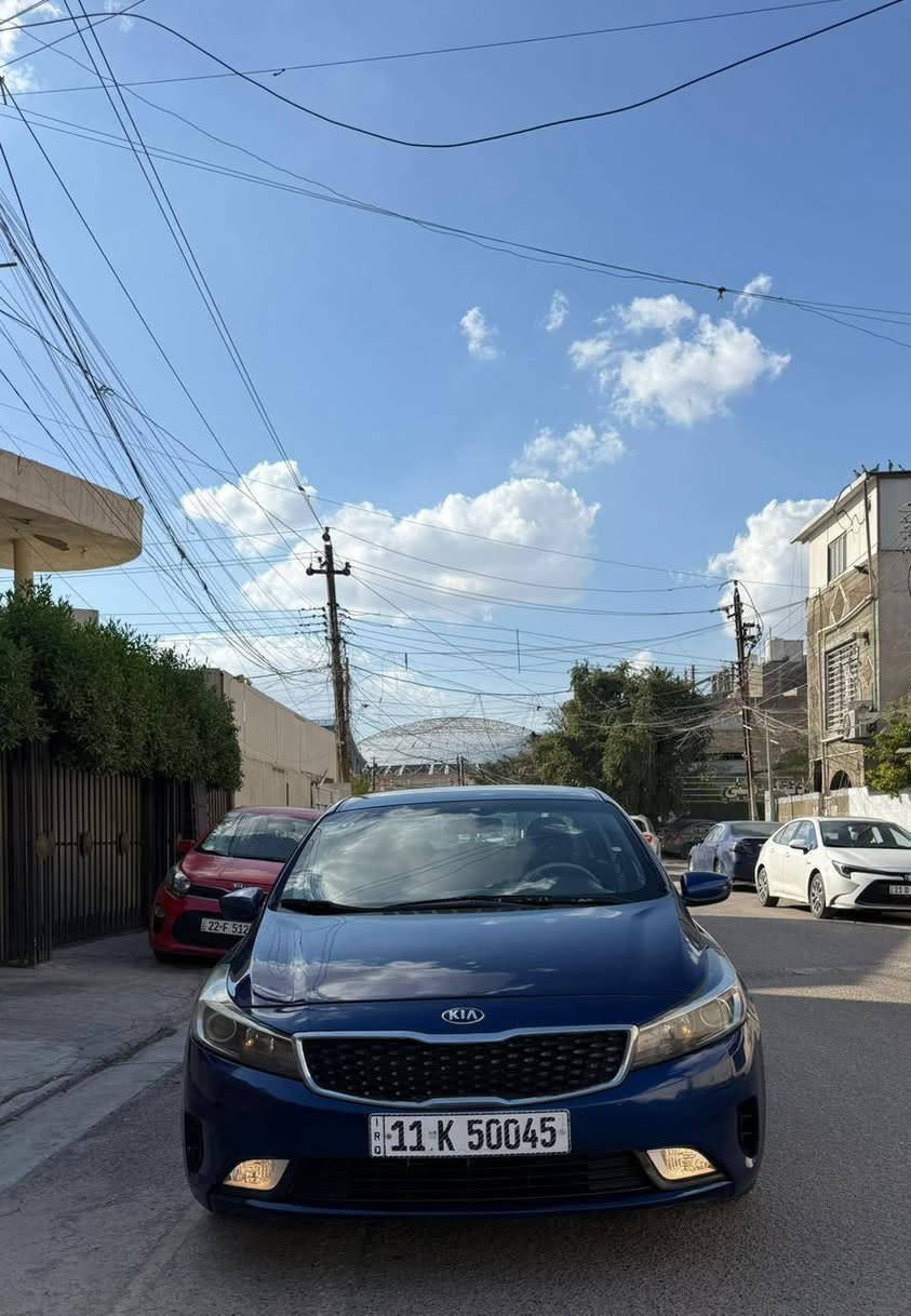 فورتي2017وارد الامريكي بيه صبغ بنيد ضرر الامريكه فقط بلا دواخل وهنا بالعراق بيه صبغ جاملغ خلفي وباب خلفي اثر شخط وباقي سياره مكفول مكينه كير خير من الله مكفولات صدر الامامي وخلفي جديد تخم تاير تبريد ثلج مبيه اي نقص  باسمي حره تحويل ثاني يوم مكينه2000دوش شاشه كبيره كامره دواره تحكم استيرن جهتين مكان سياره بغداد سياره جديده جدا
استخدام نسائي 
السعر ١٠٧ 
للتواصل وتس ***********
