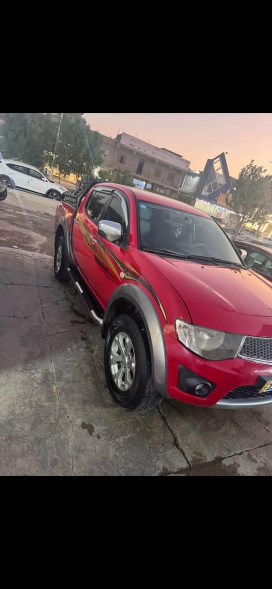 ميتسوبيشي 2015 L200 فور ويل 6سلندر بنزين رقم بغداد بسمي سنويه لل30 فول اوتوماتيك كفاله عامه بدون صبغ بدون بارد ماشيه 240الف مكينه كير صدر تبريد تخم تاير كله جديد بدون نقص السعر 148ورقه وبي مجال بسيط
مكاني سامراء ***********
