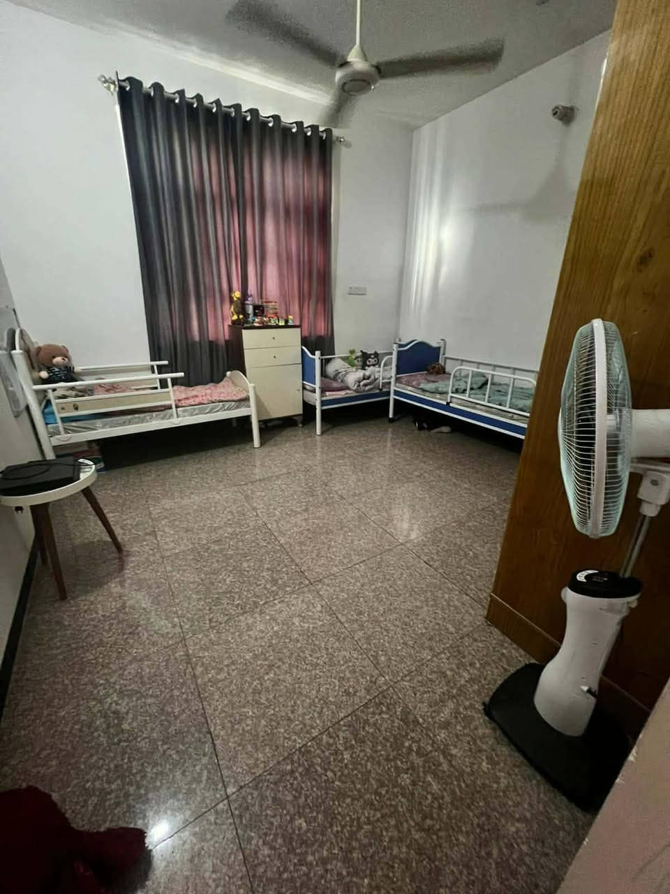 للبيع دار ركن طابو زراعي سند 25بسم صاحب الدار مساحه 100متر مربع طابقين 3نوم بناء ممتاز عرض الشارع 8متر وركن 9متر العنوان شارع 80مال كربلاء قرب سكله العلم حي القضاه يبعد عن شارع 250متر السعر 122بي مجال قليل 💴

‏‪***********‬‏📞
***********
