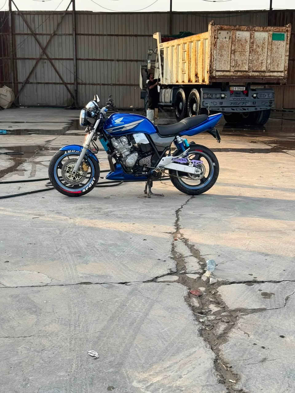 يا الله...الحلال للبيع cb400 نوزل رياضي عالاخر 2008 فول نضافة  ( رقم وسنوية بأسمي ) مكفول كير ومكينة عنواني ديوانية ***********
