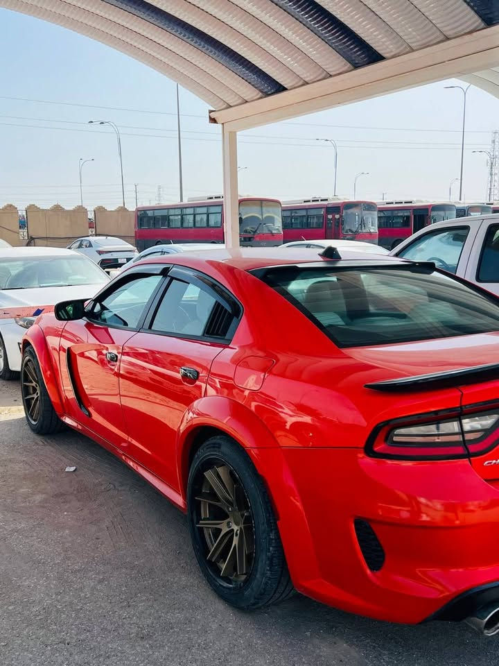 جارجر sxt محرك 3:600 برتقالي مميز
موديل اصل 16 مسجله 19 كمرك عل المشتري 
السيارة بيه صبغ 4 قطع بدون دواخل 
رقم بغداد بااسمي تحويل مباشر 
السعر: 140 $ 
مكاني بابل
***********

