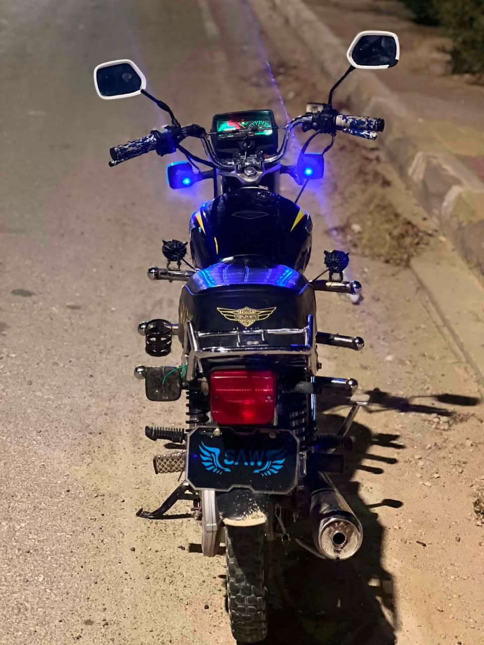 السلام عليكم
ايراني موديل ٢٠ كهربائيات كله شغاله 
السعر 550 وبي مجال الاستفسار اتصل ودلل ‭ ‭***********‬
